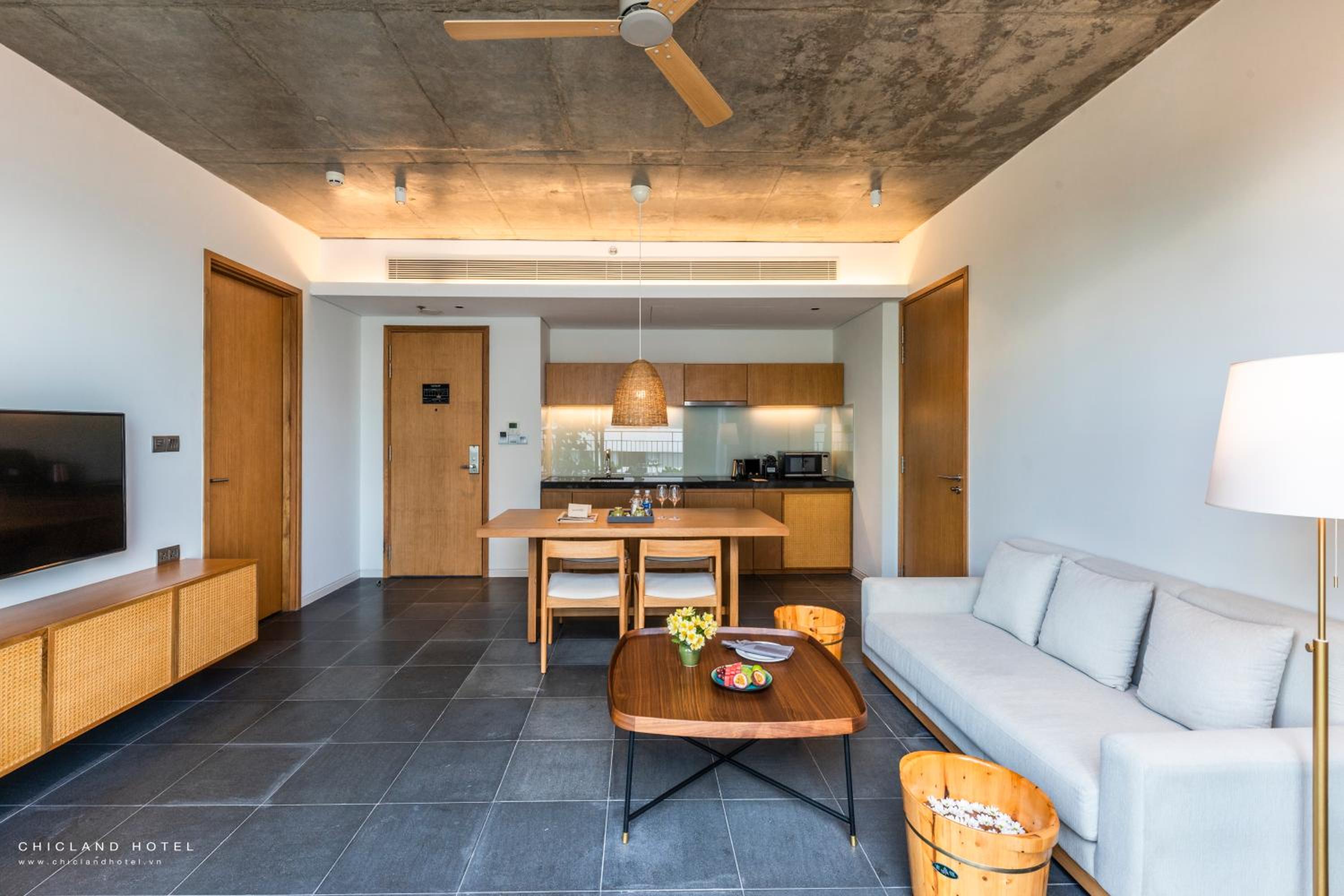 Two-Bedroom Apartment with Balcony - Photo 6