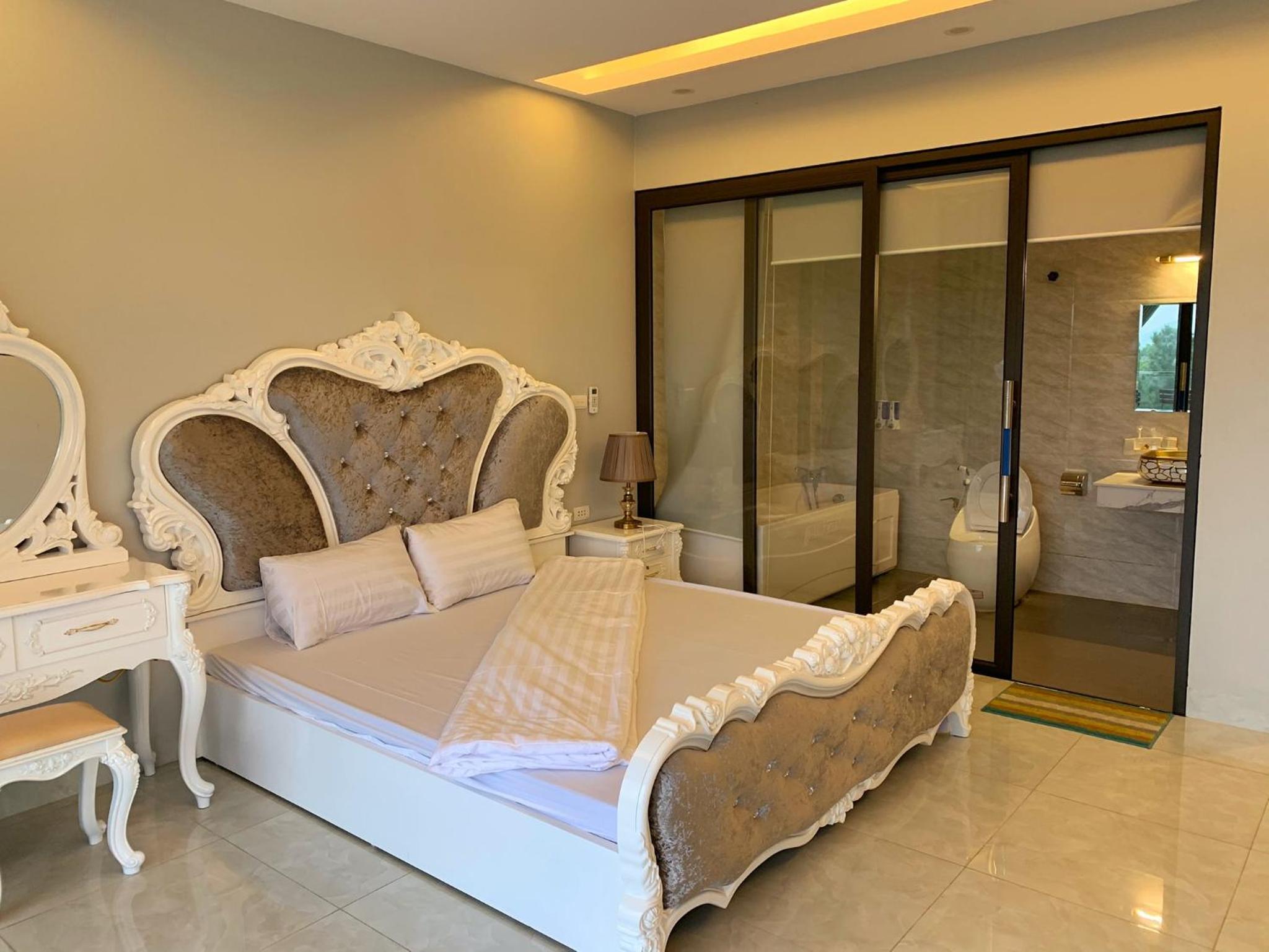 Villa photo 1