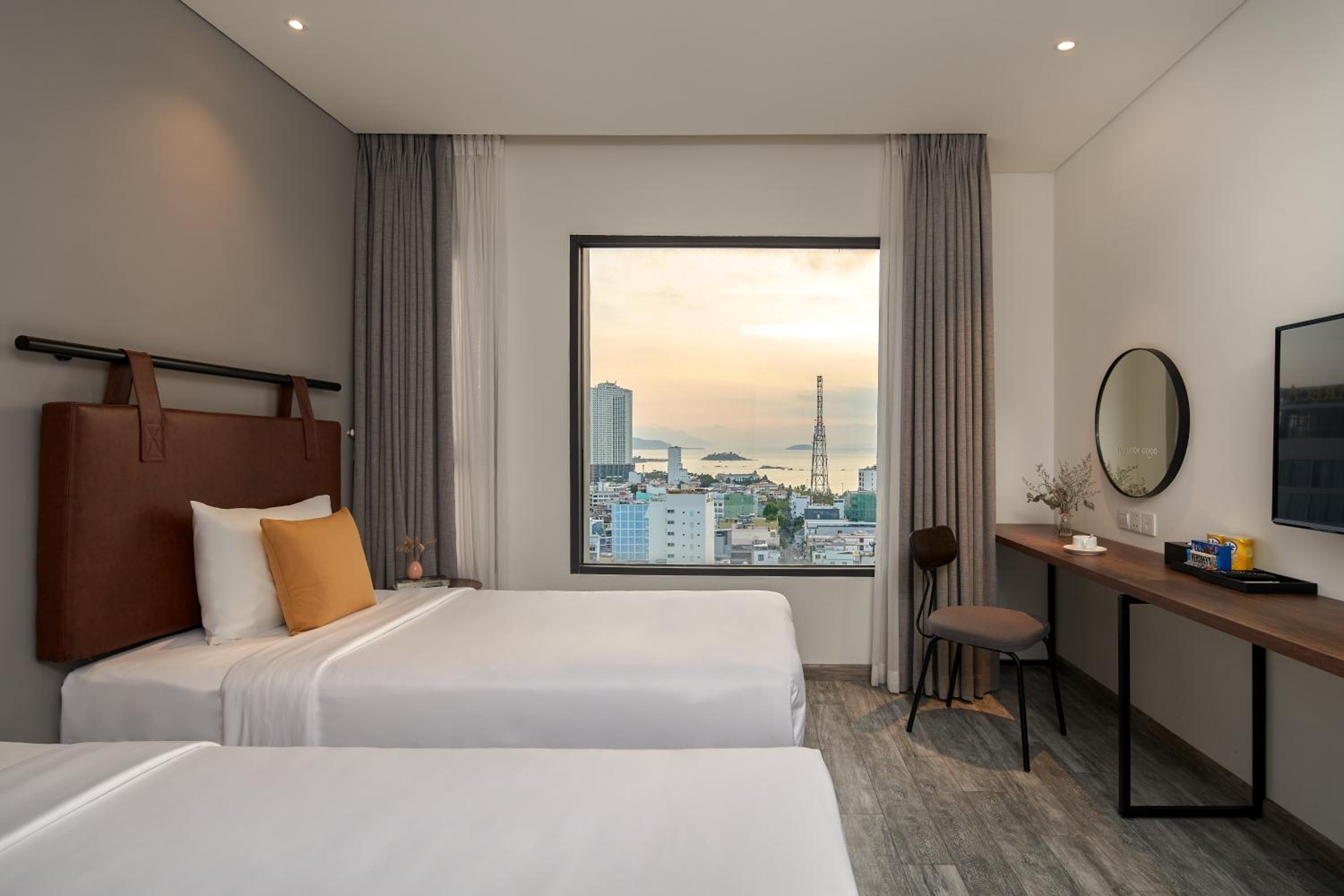 Superior Twin Room with Sea View - Photo 5