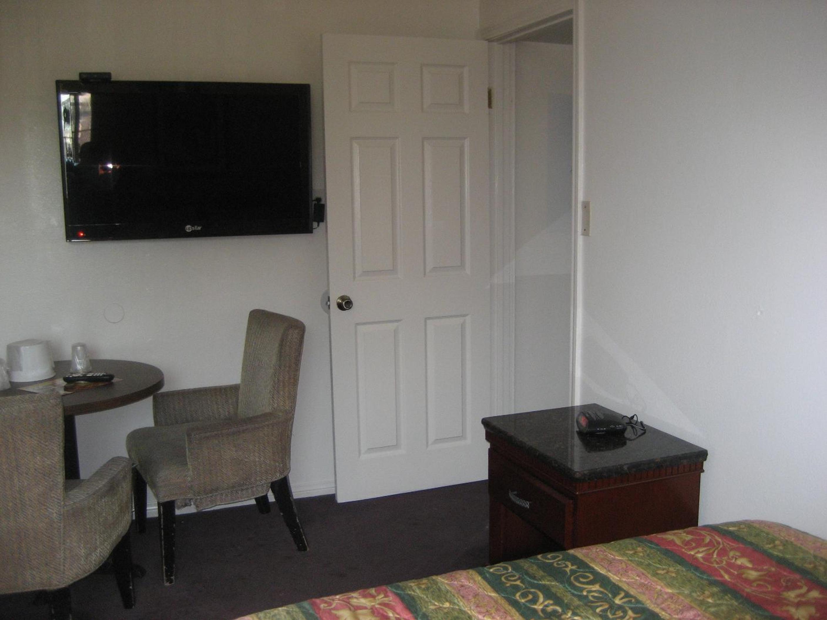 Standard Double Room - Photo 16