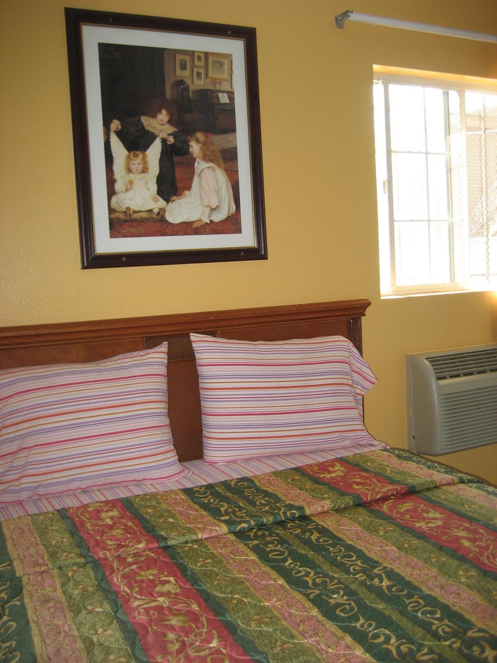 Standard Double Room - Photo 23