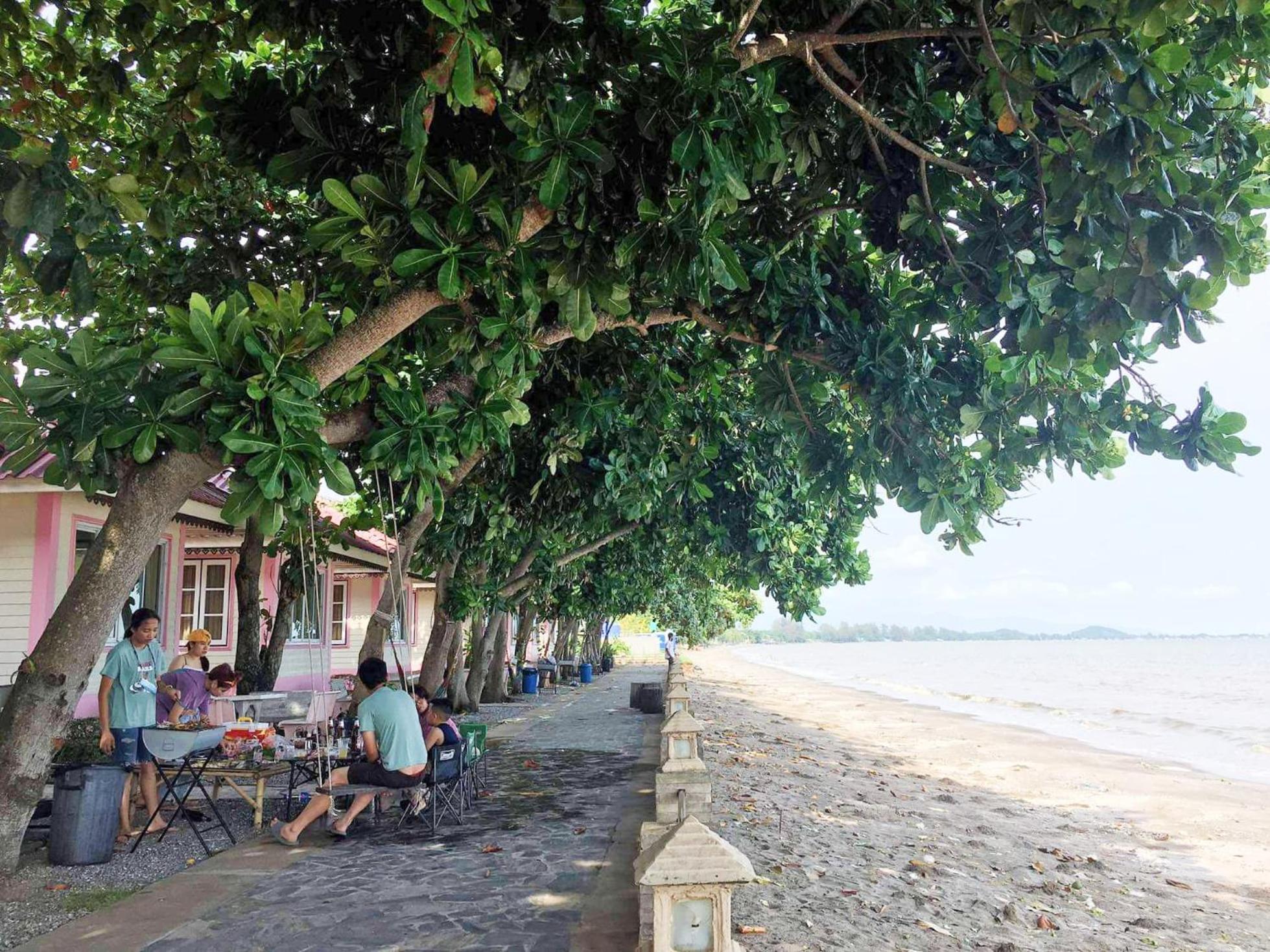 Bungalow with Sea View photo 3