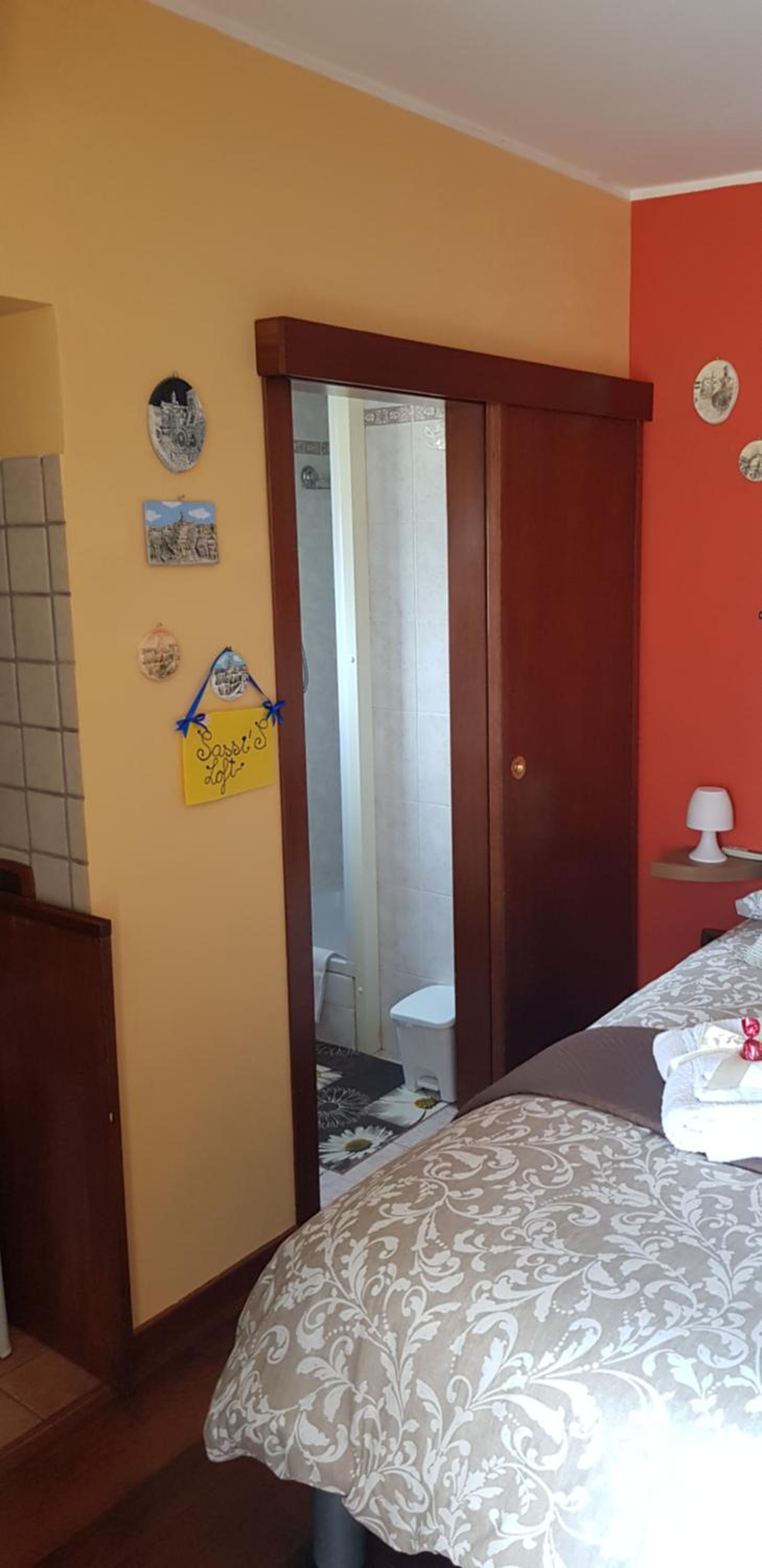 Double Room with Private Bathroom - Photo 32