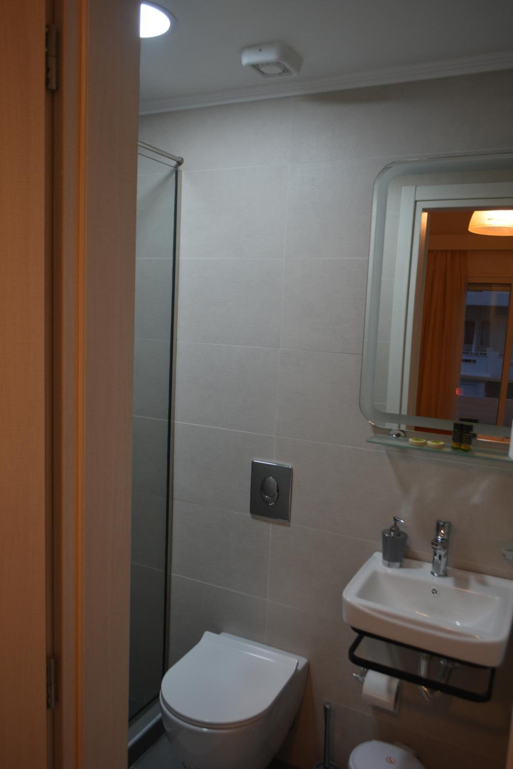 Double or Twin Room - Photo 14