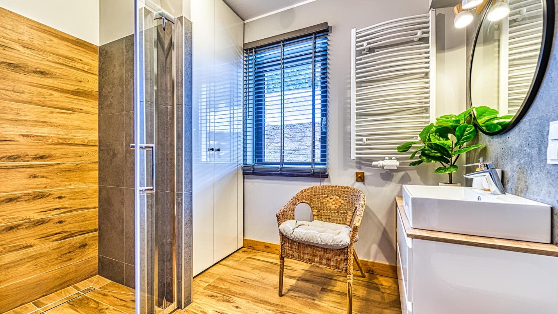 One-Bedroom Apartment - Photo 9
