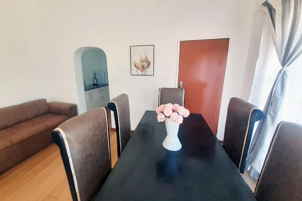 Studio Apartment - Photo 2