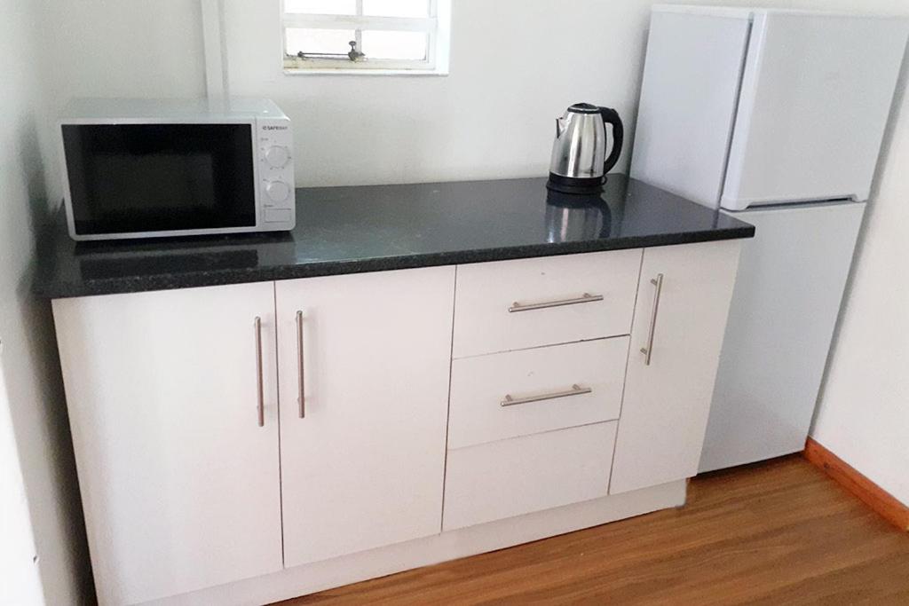 Studio Apartment - Photo 11