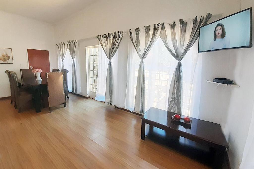 Studio Apartment - Photo 4