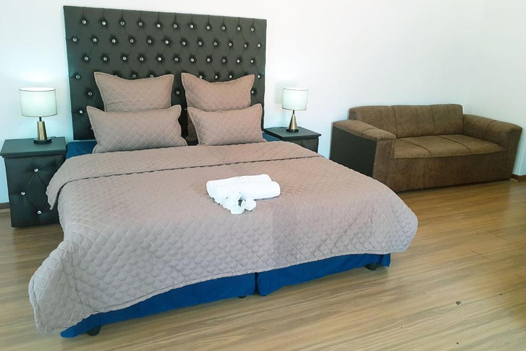 Studio Apartment - Photo 8
