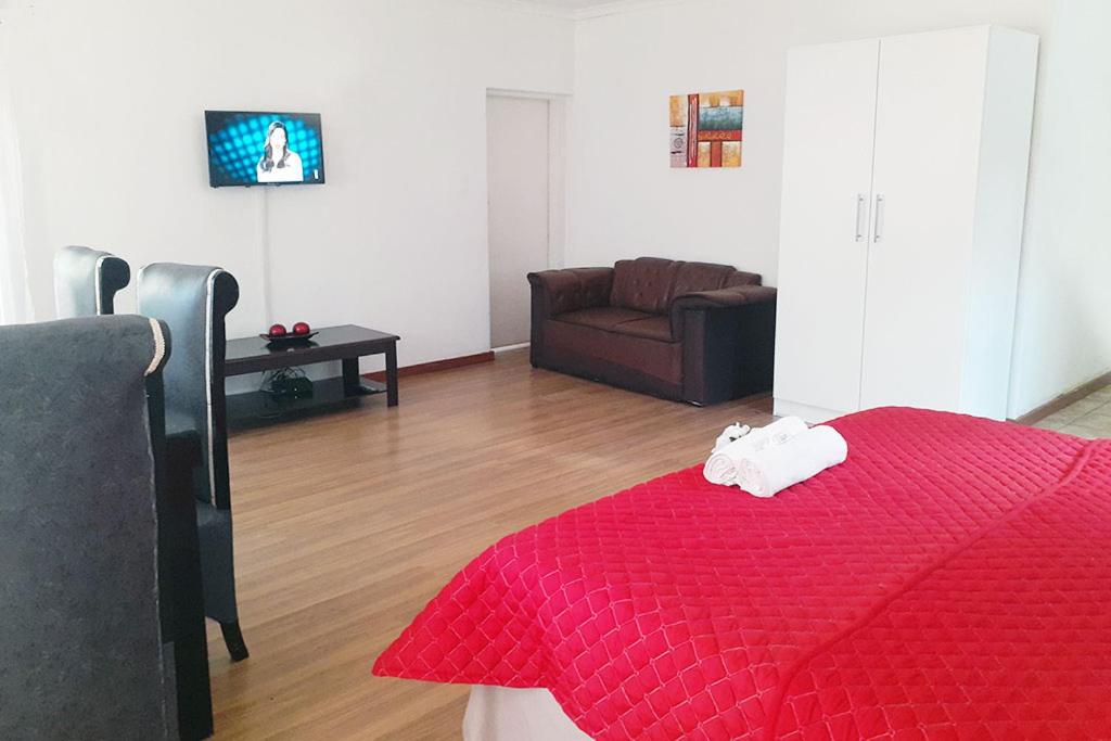 Apartment with Garden View - Photo 6