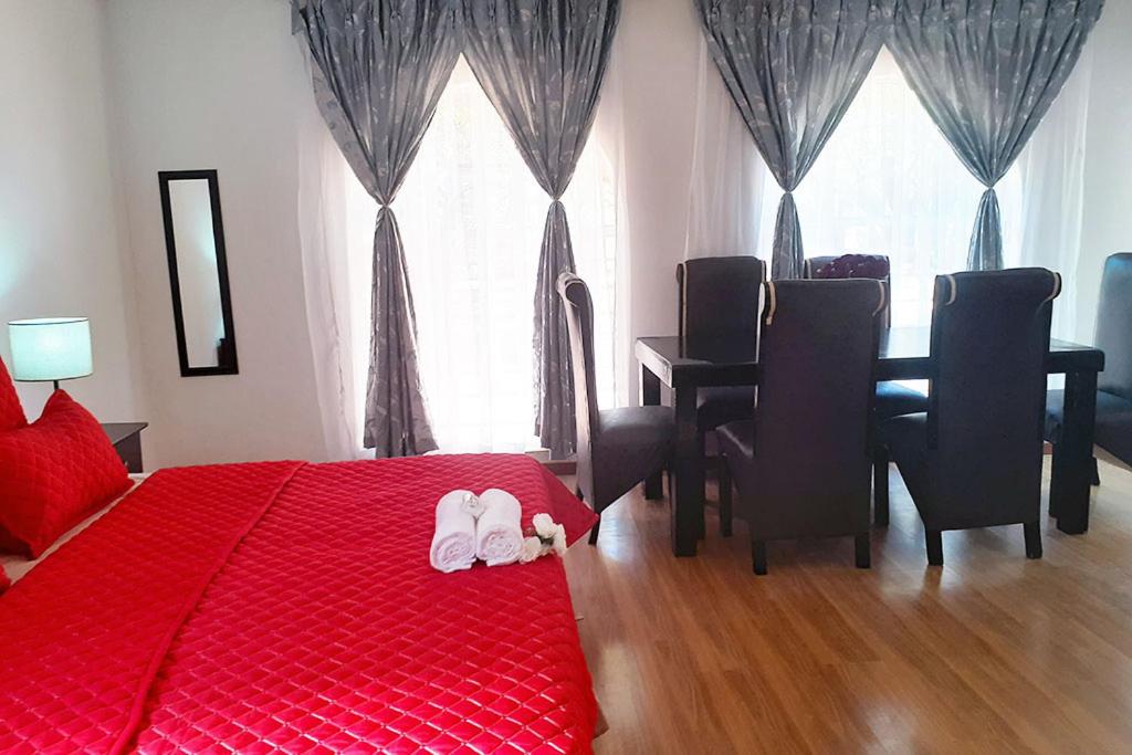 Apartment with Garden View - Photo 10