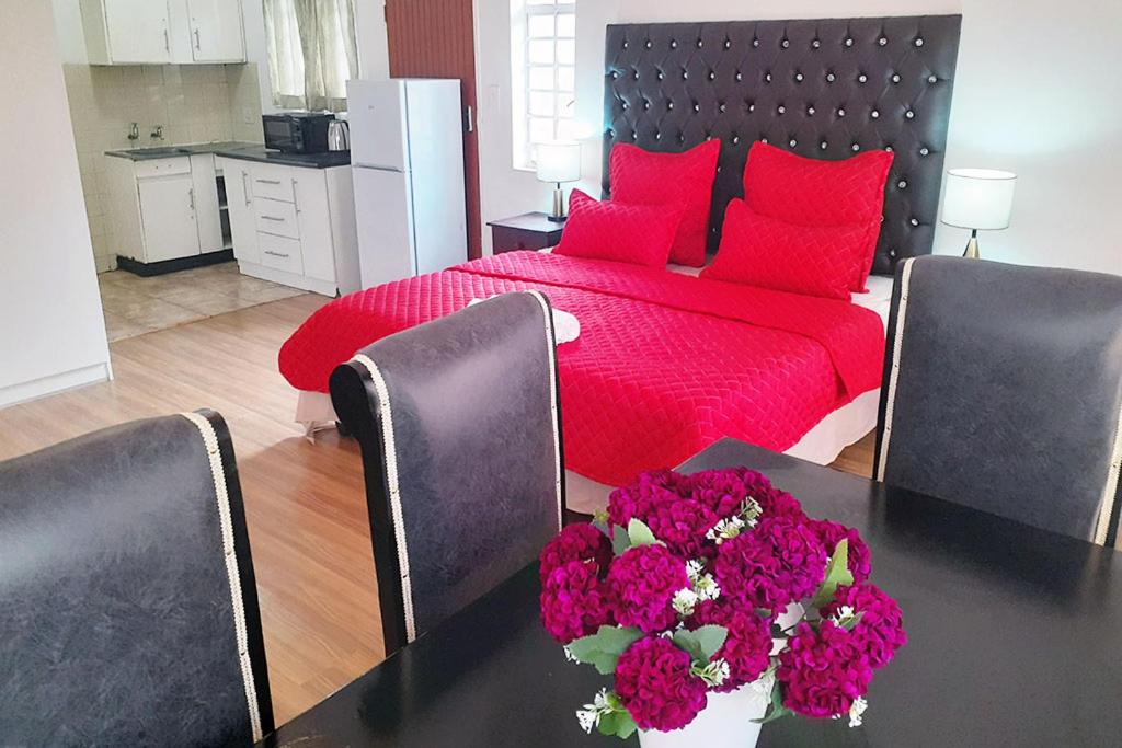 Apartment with Garden View - Photo 4