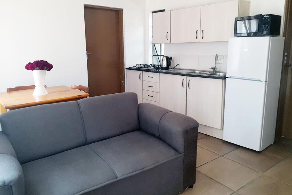 One-Bedroom Apartment - Photo 6