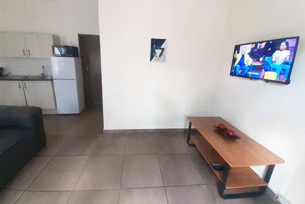 One-Bedroom Apartment - Photo 14