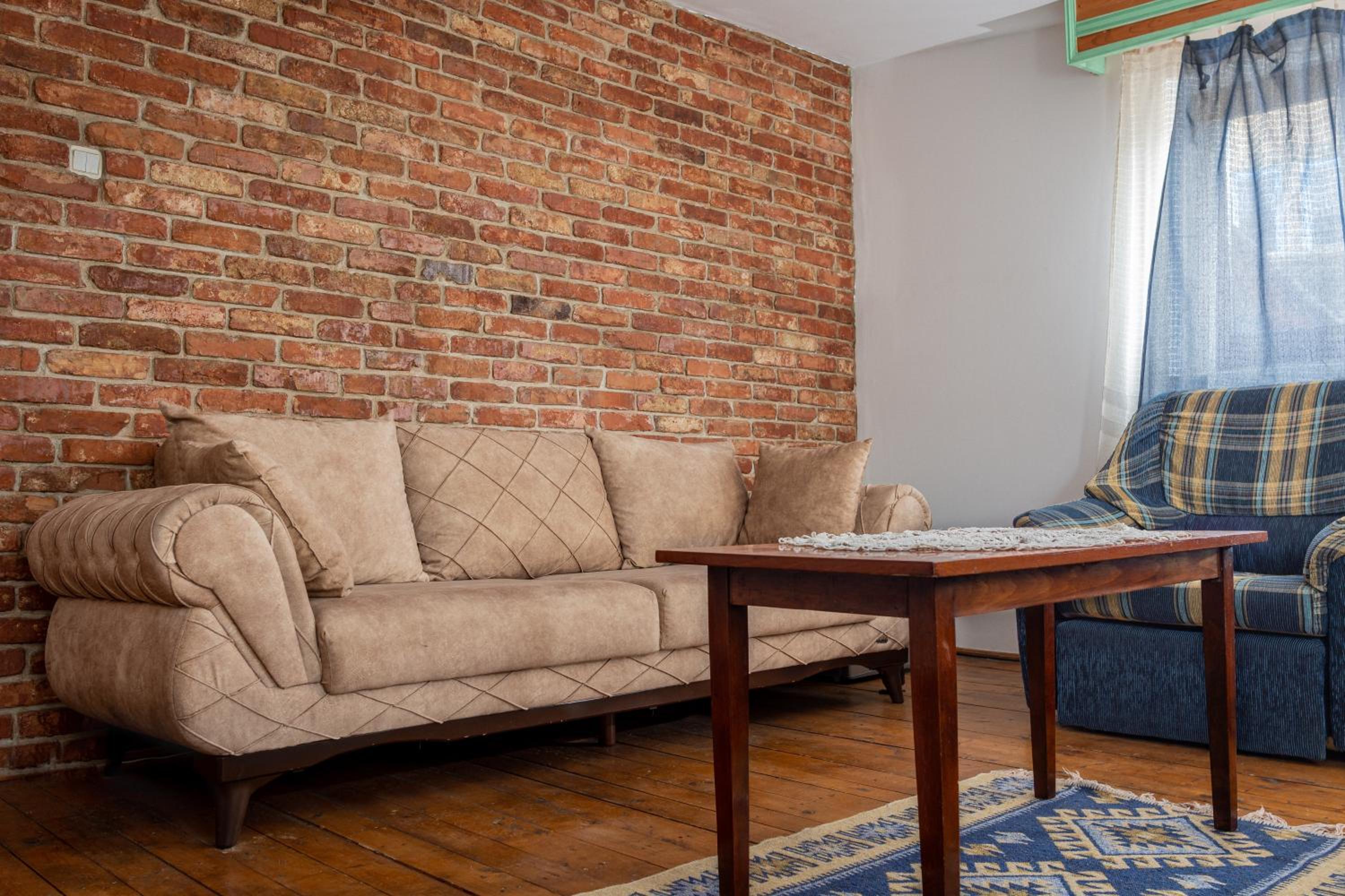 One-Bedroom Apartment - Photo 7