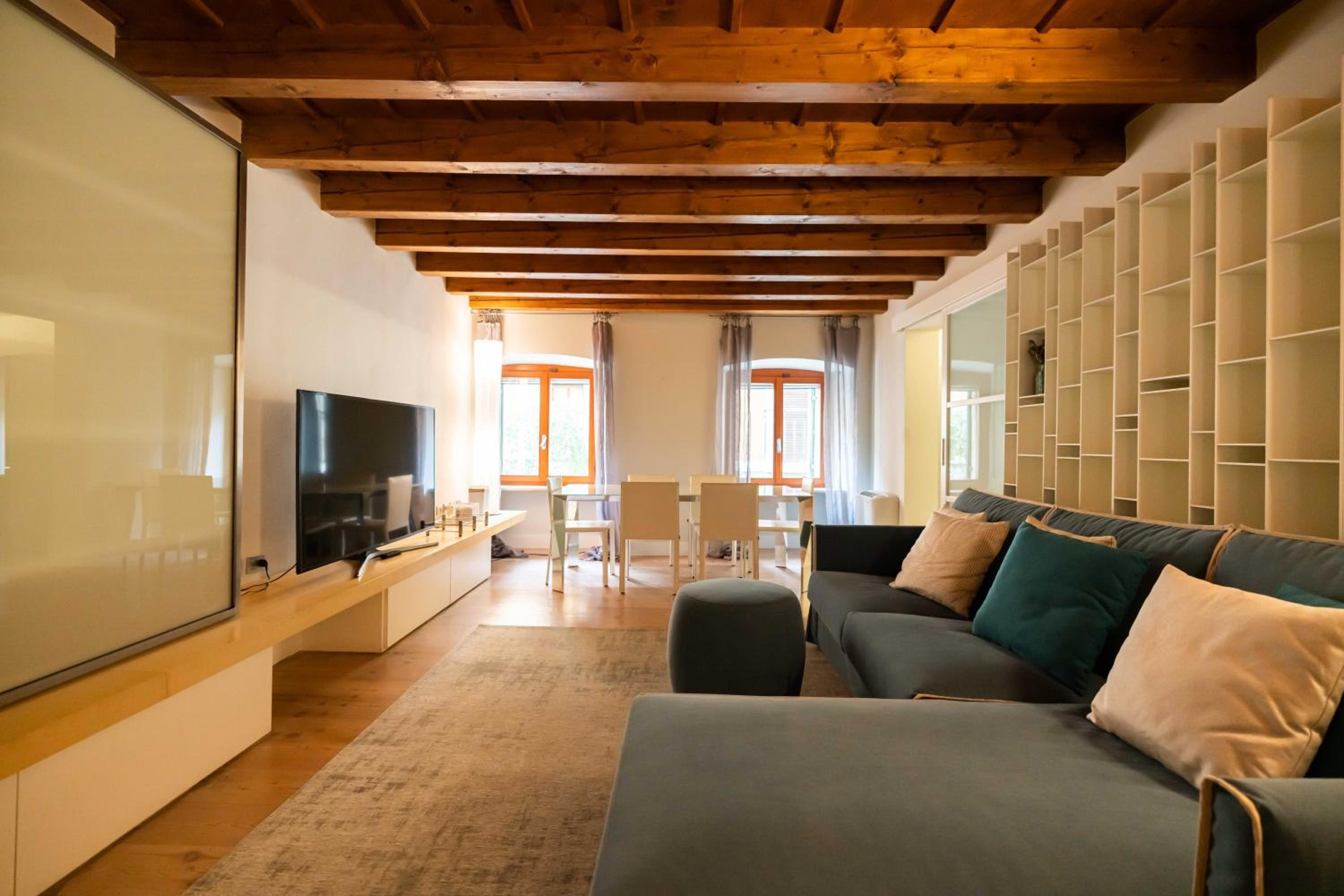 Luxury Two-Bedroom Apartment - Separate Building