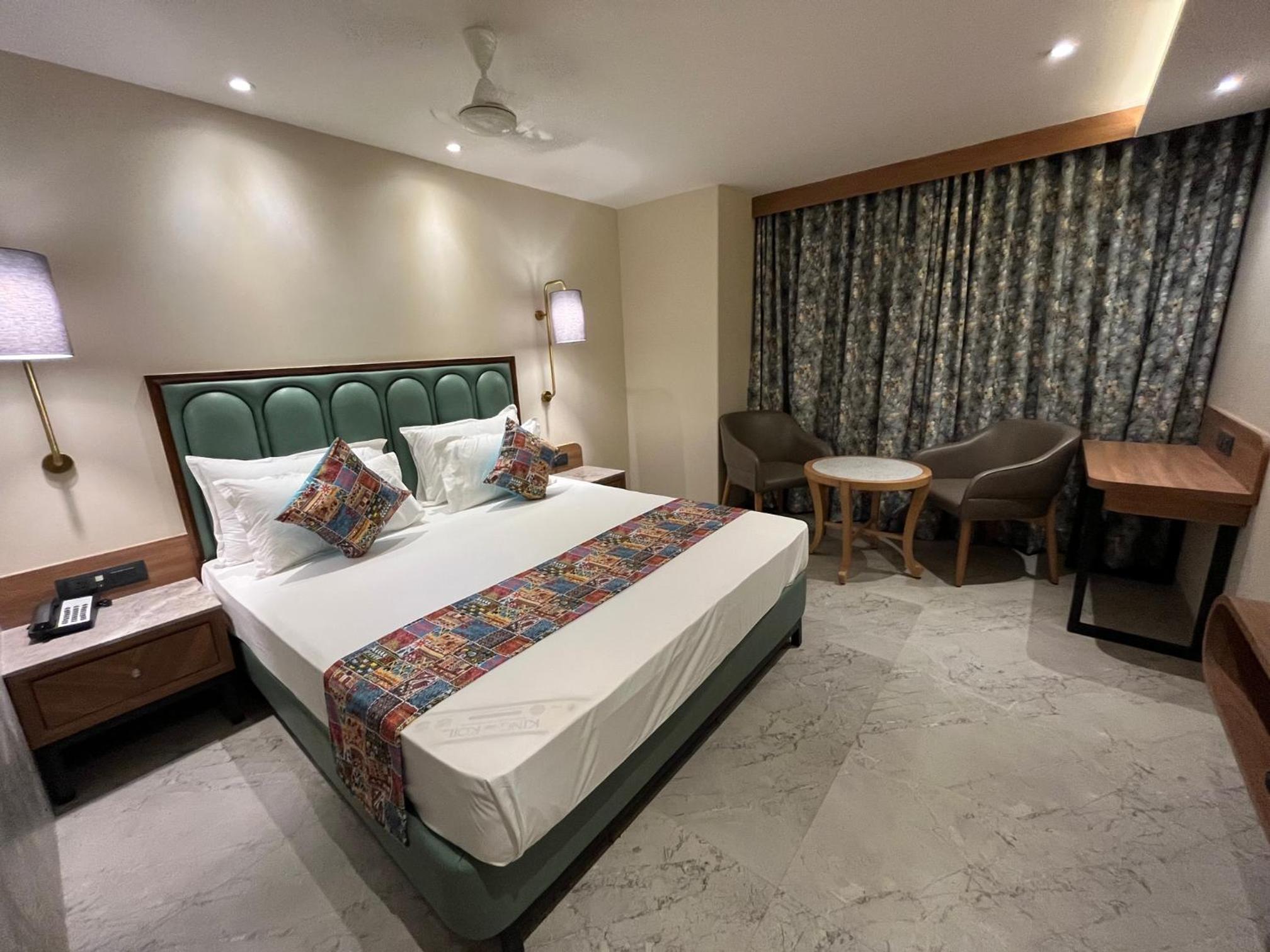 Deluxe Room - Photo 4