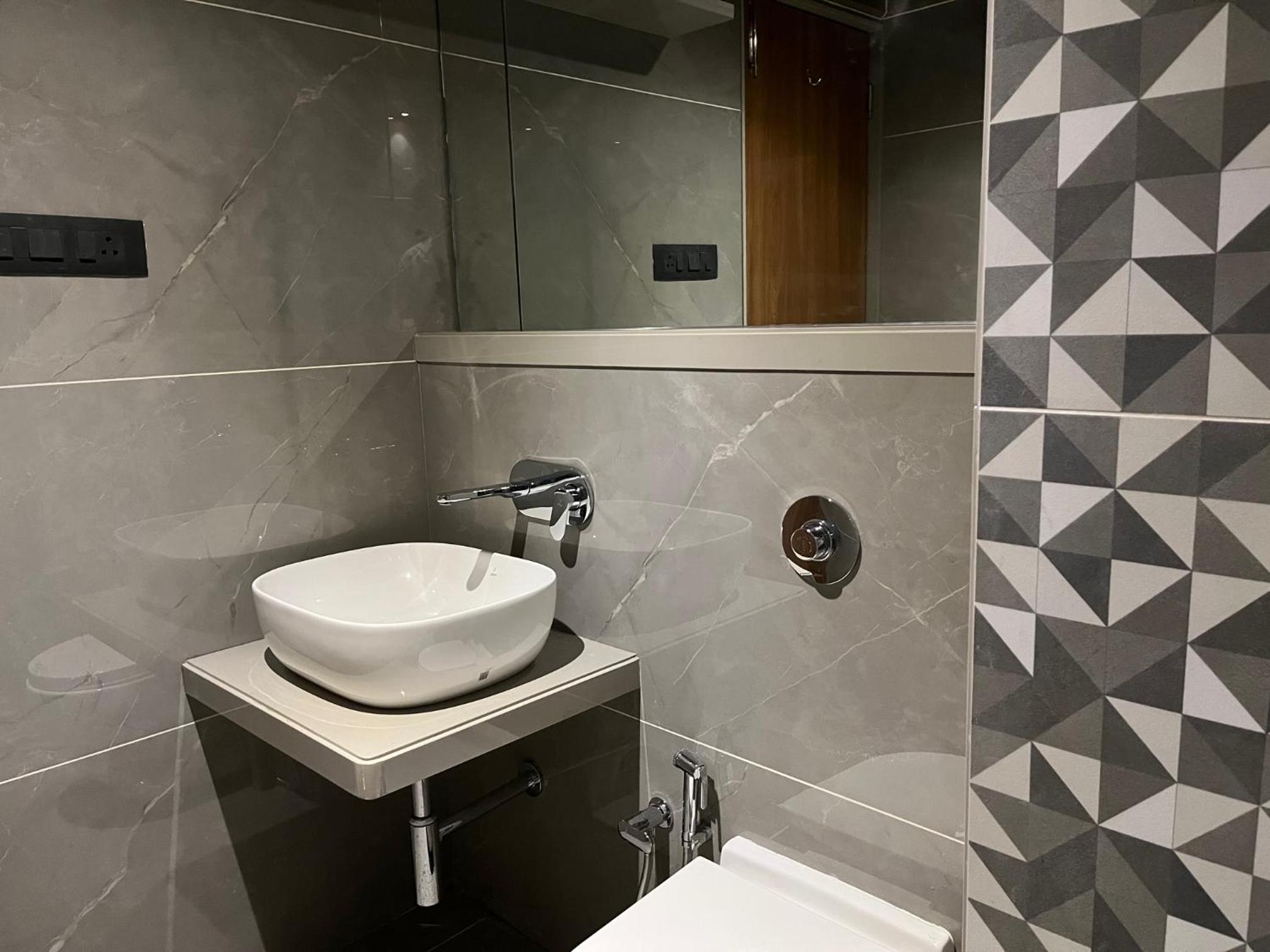 Deluxe Room - Photo 5