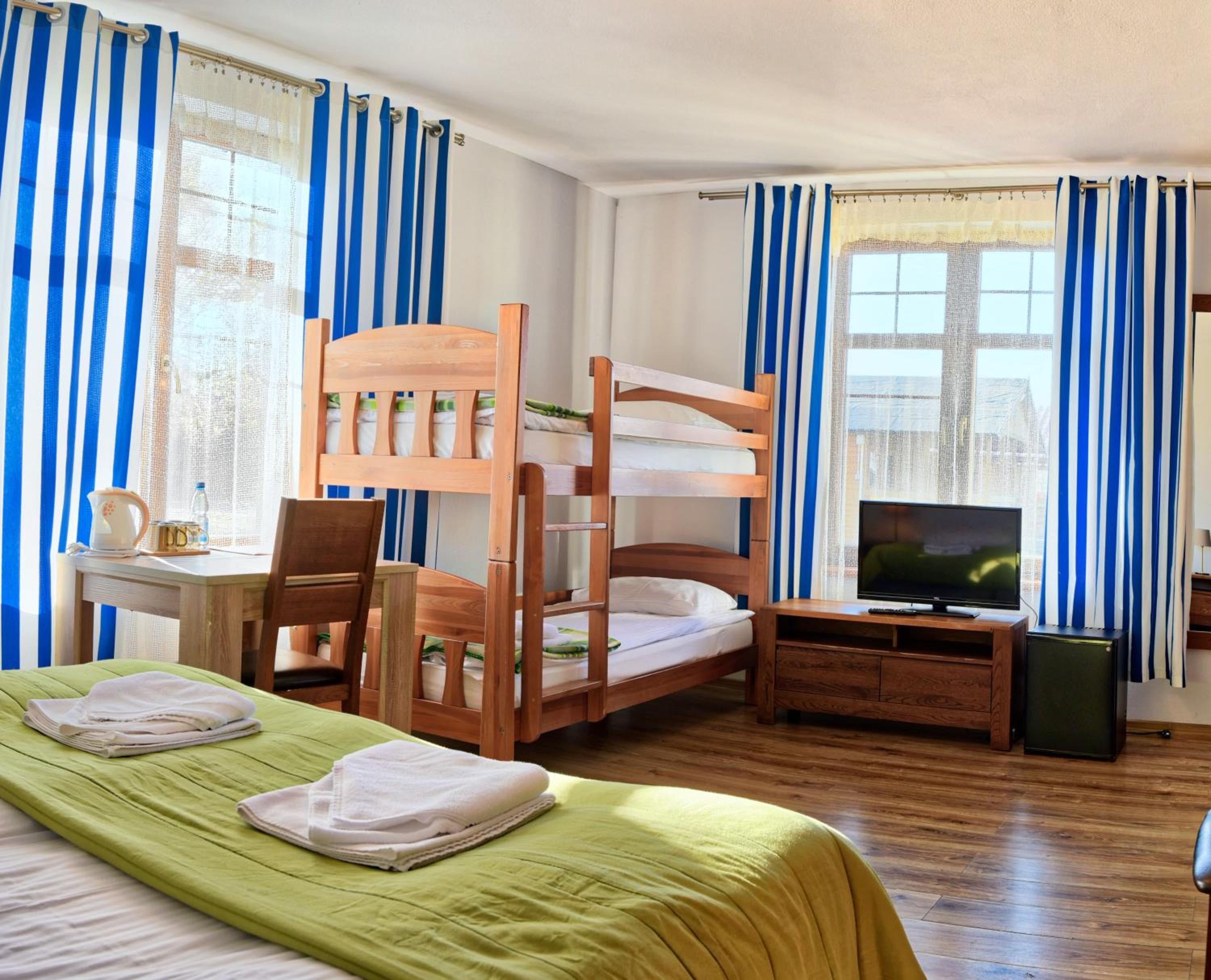Family Room - Photo 13