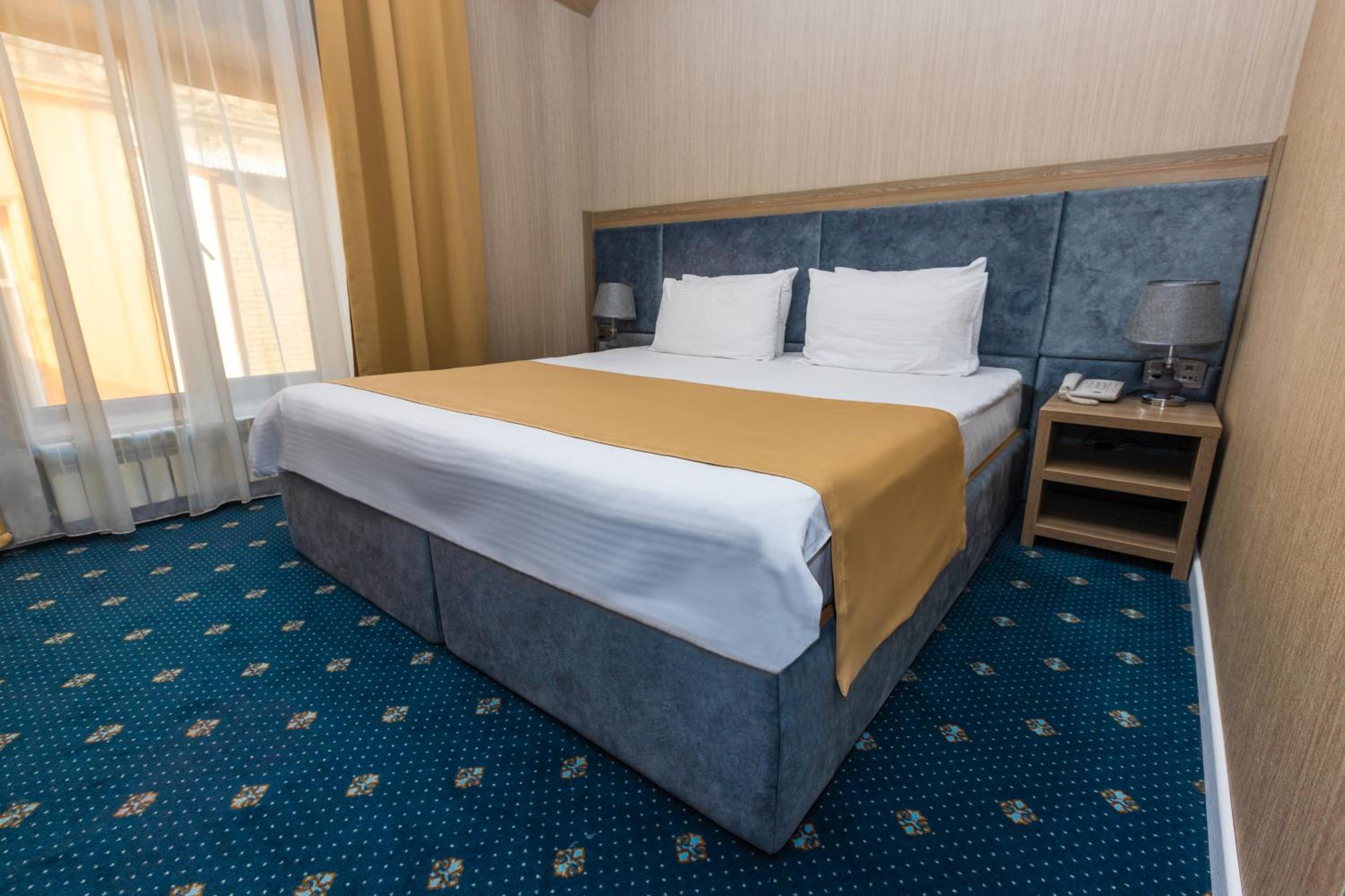 Standard Double or Twin Room - Photo 6