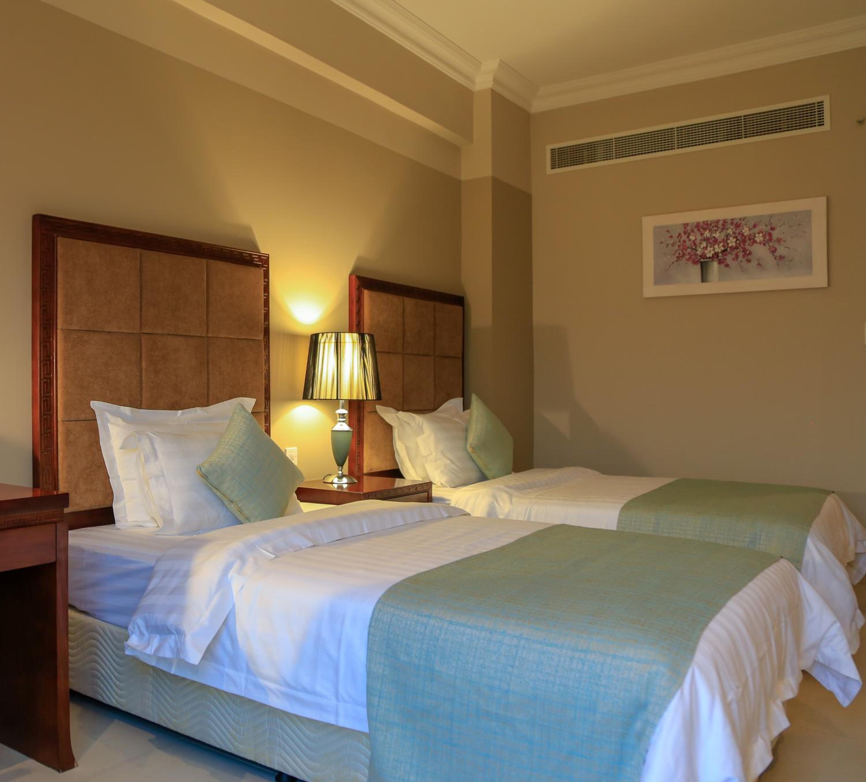 Economy Twin Room photo 2