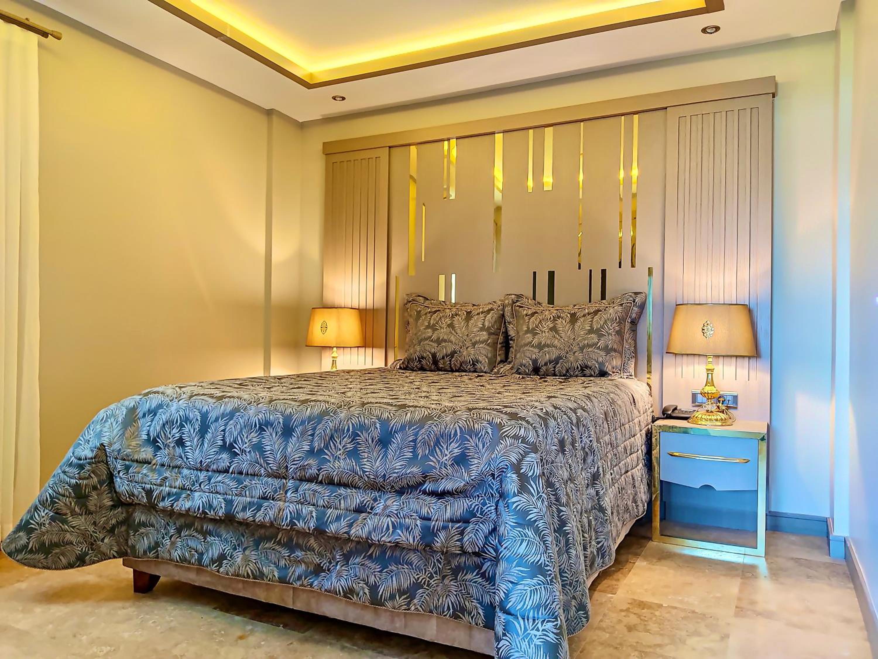 Deluxe Room - Photo 2