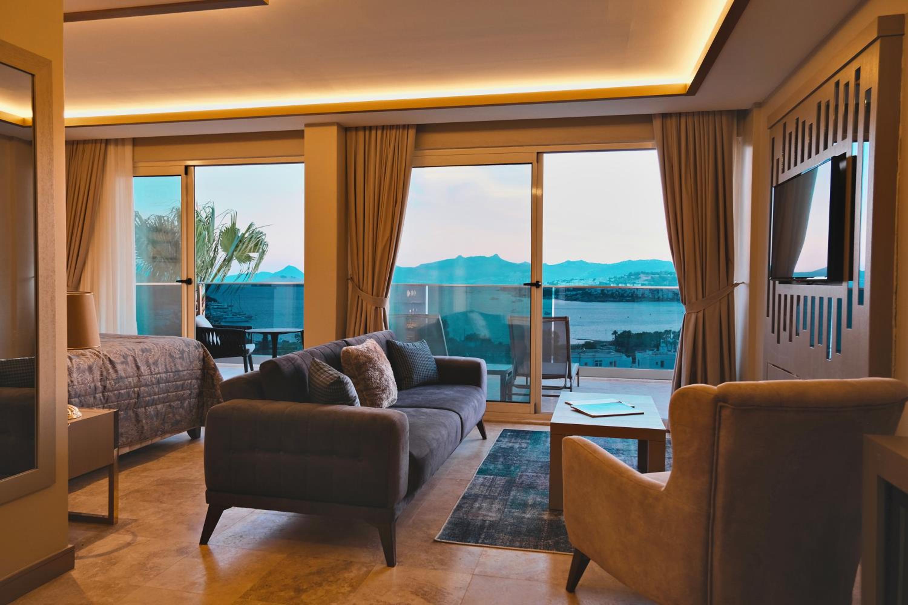 Deluxe Room - Photo 1