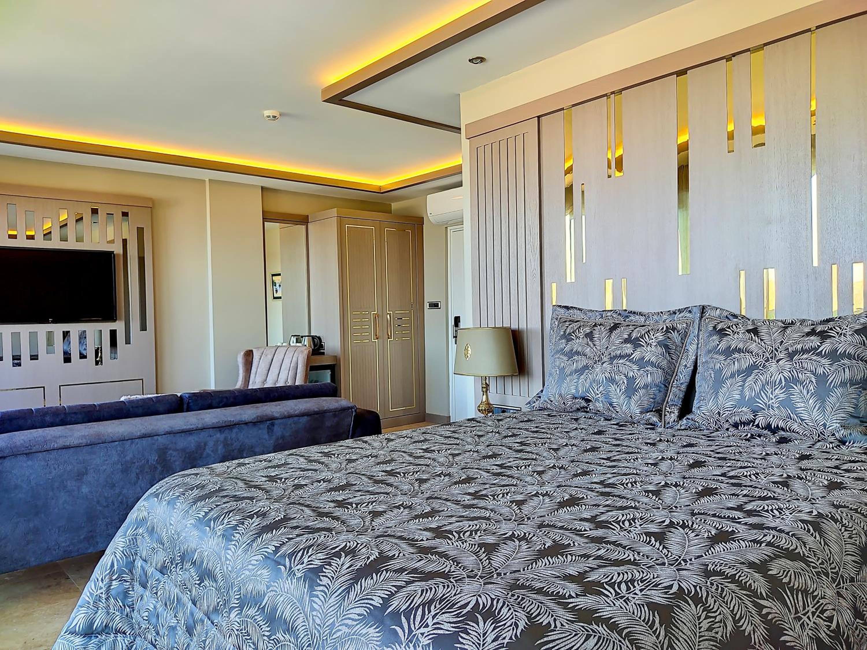 Deluxe Room - Photo 5
