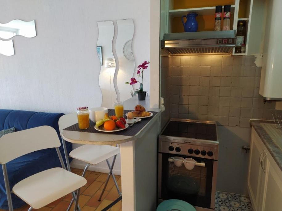 Studio Apartment - Photo 15