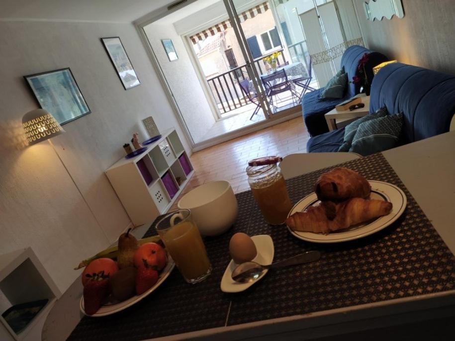 Studio Apartment - Photo 14
