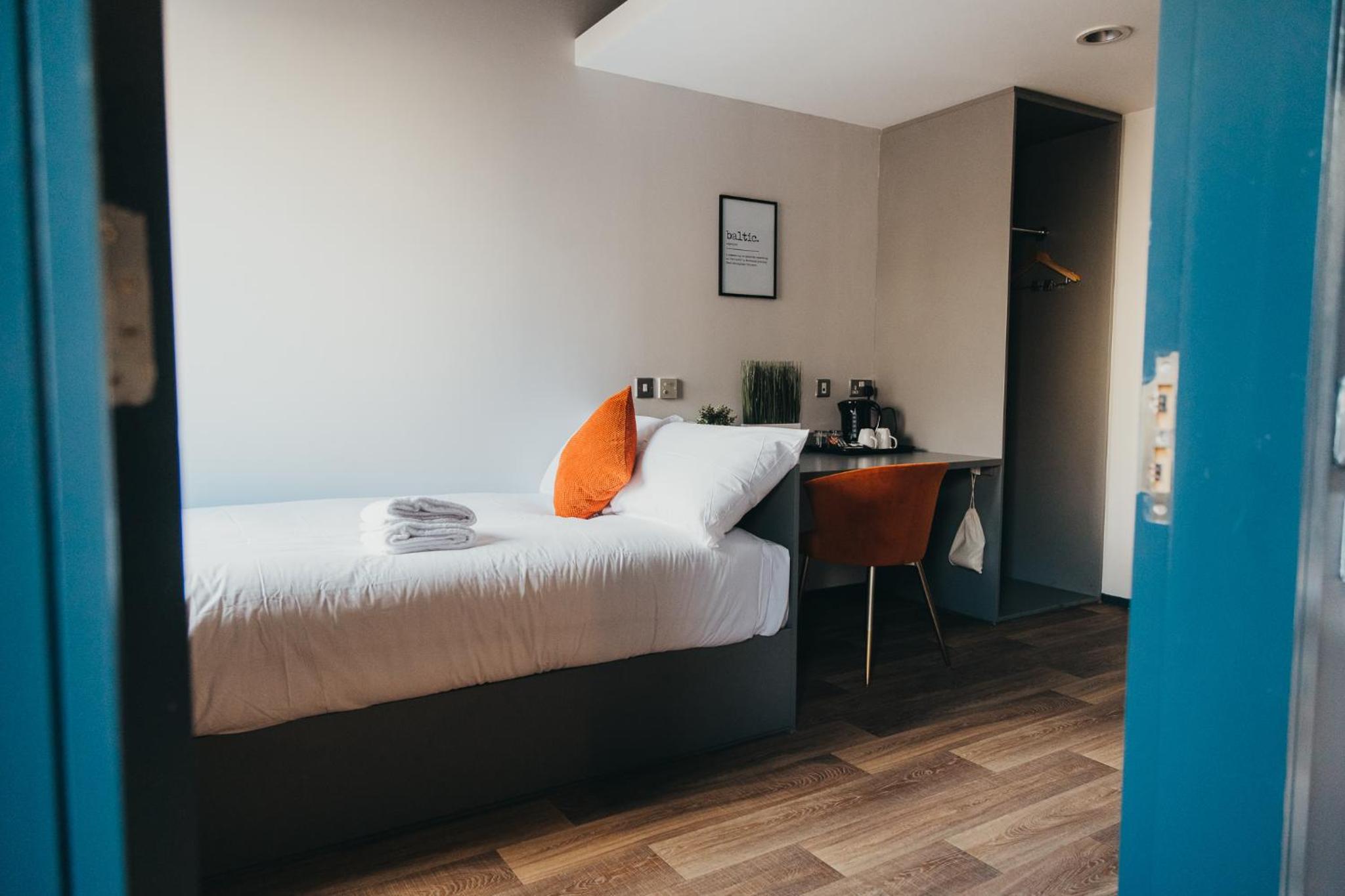Double Room with Small Double Bed - Photo 22