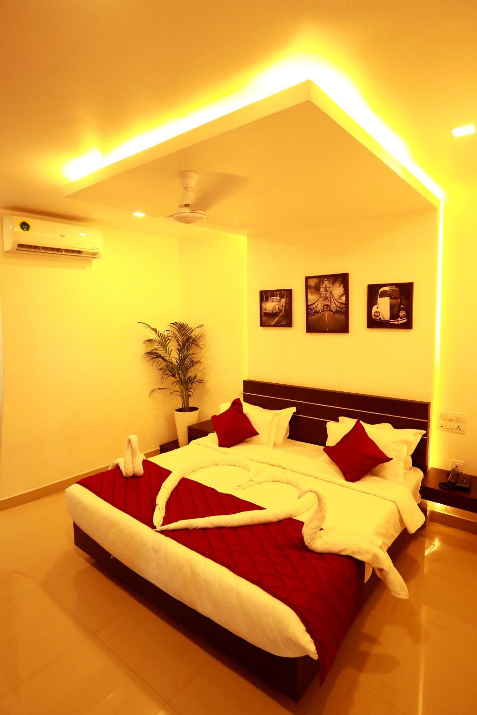 Deluxe King Room photo 3