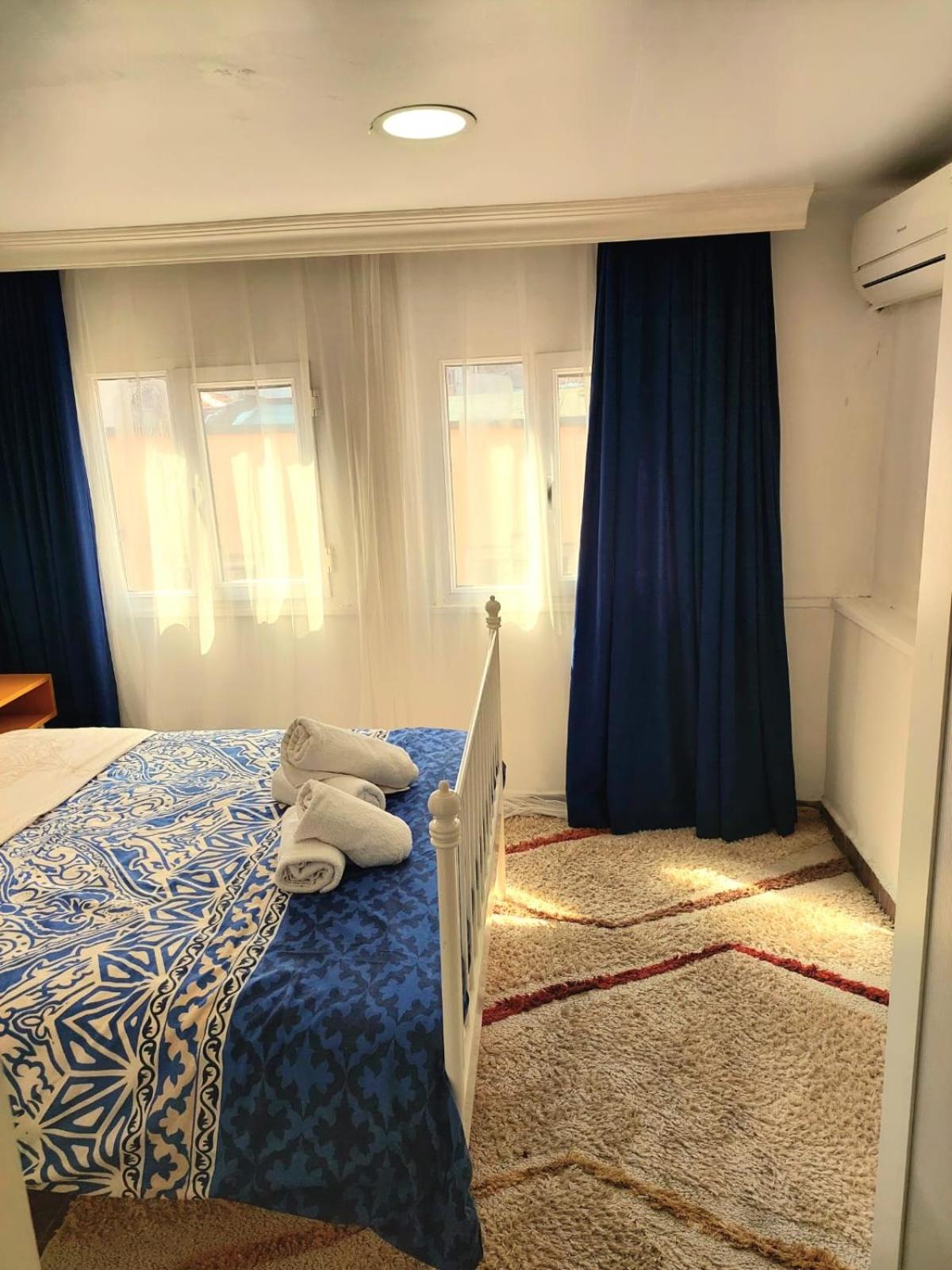 Deluxe Family Suite photo 1