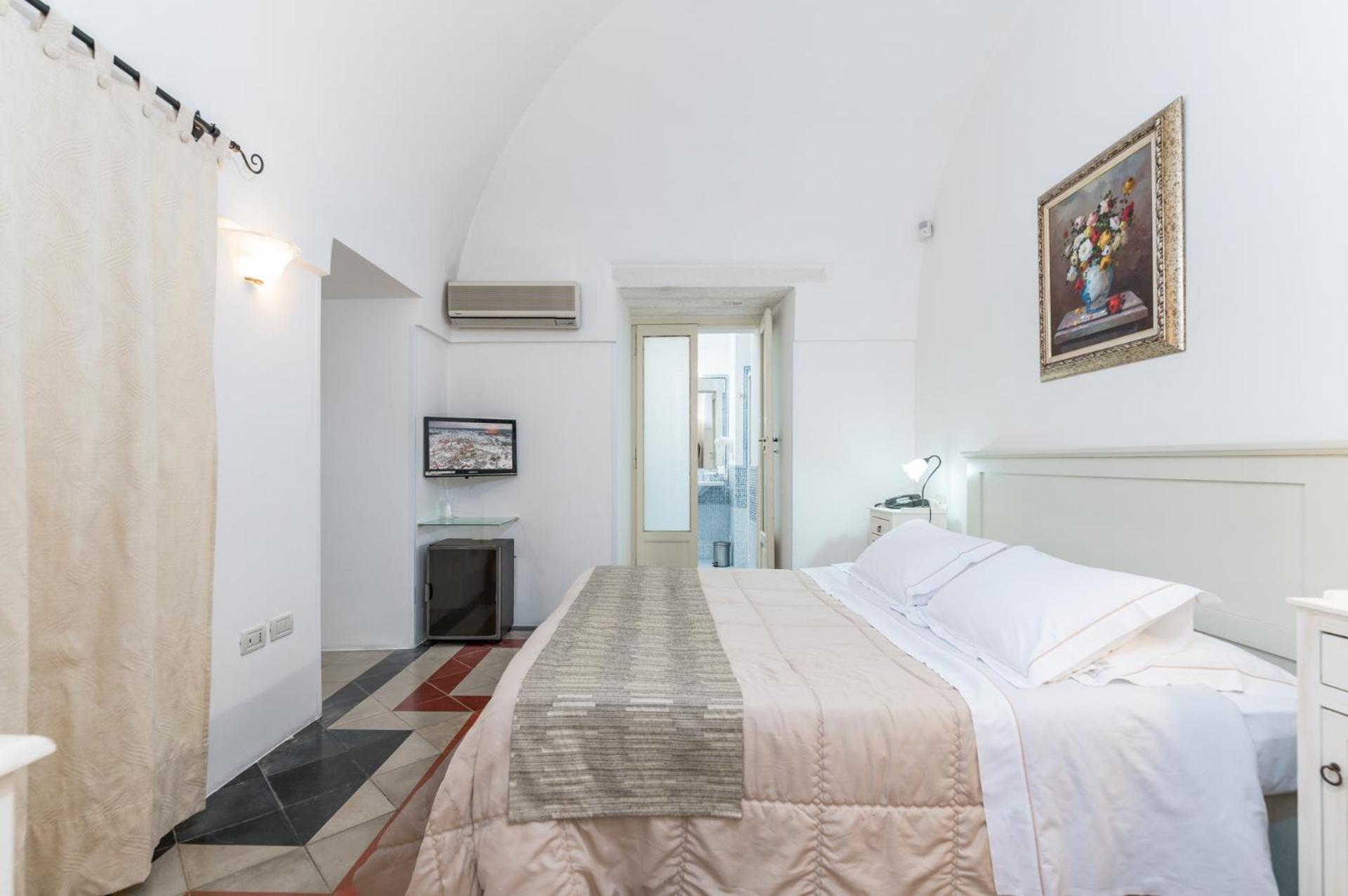 Classic Double Room - Photo 21