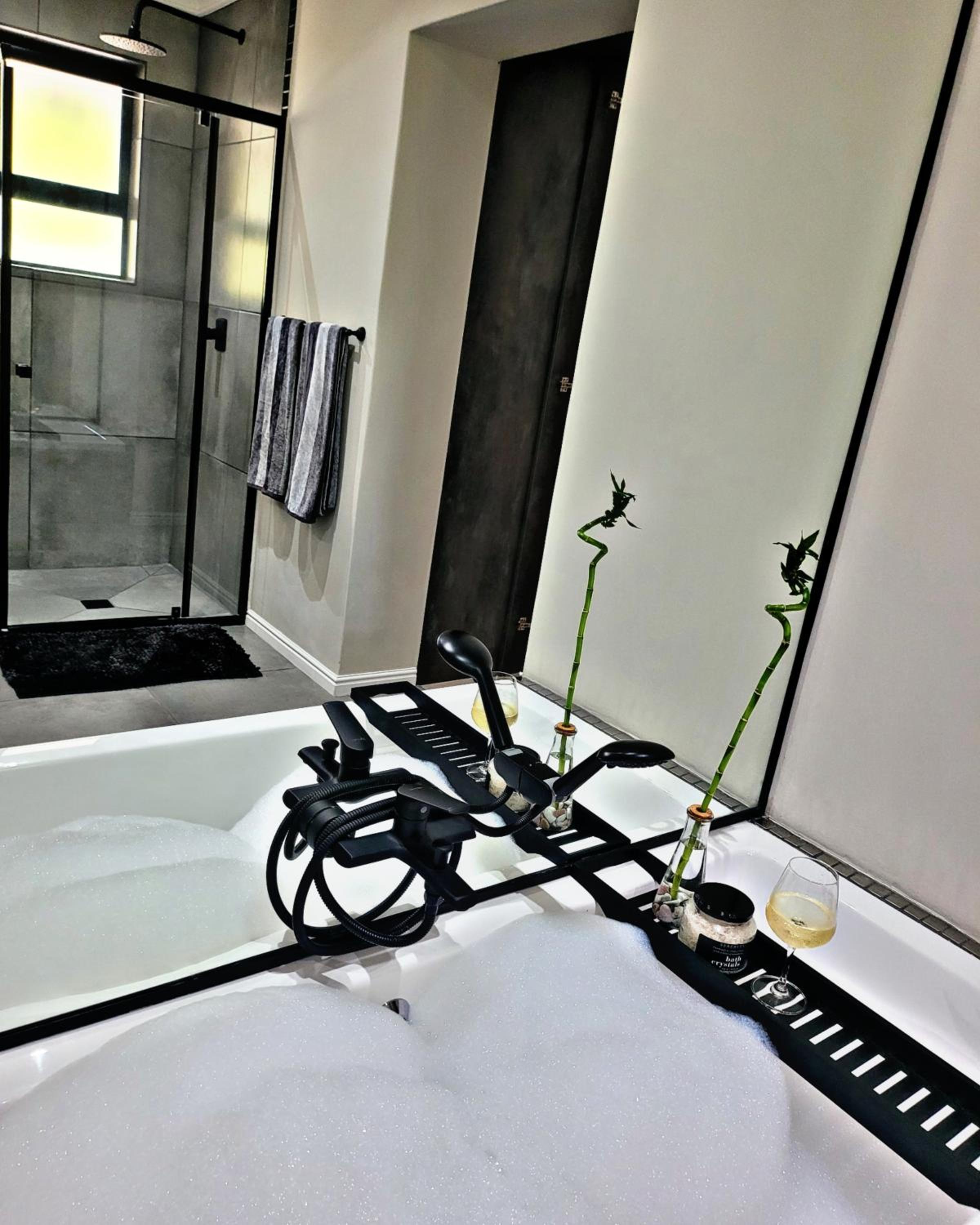 Four-Bedroom House - Photo 27