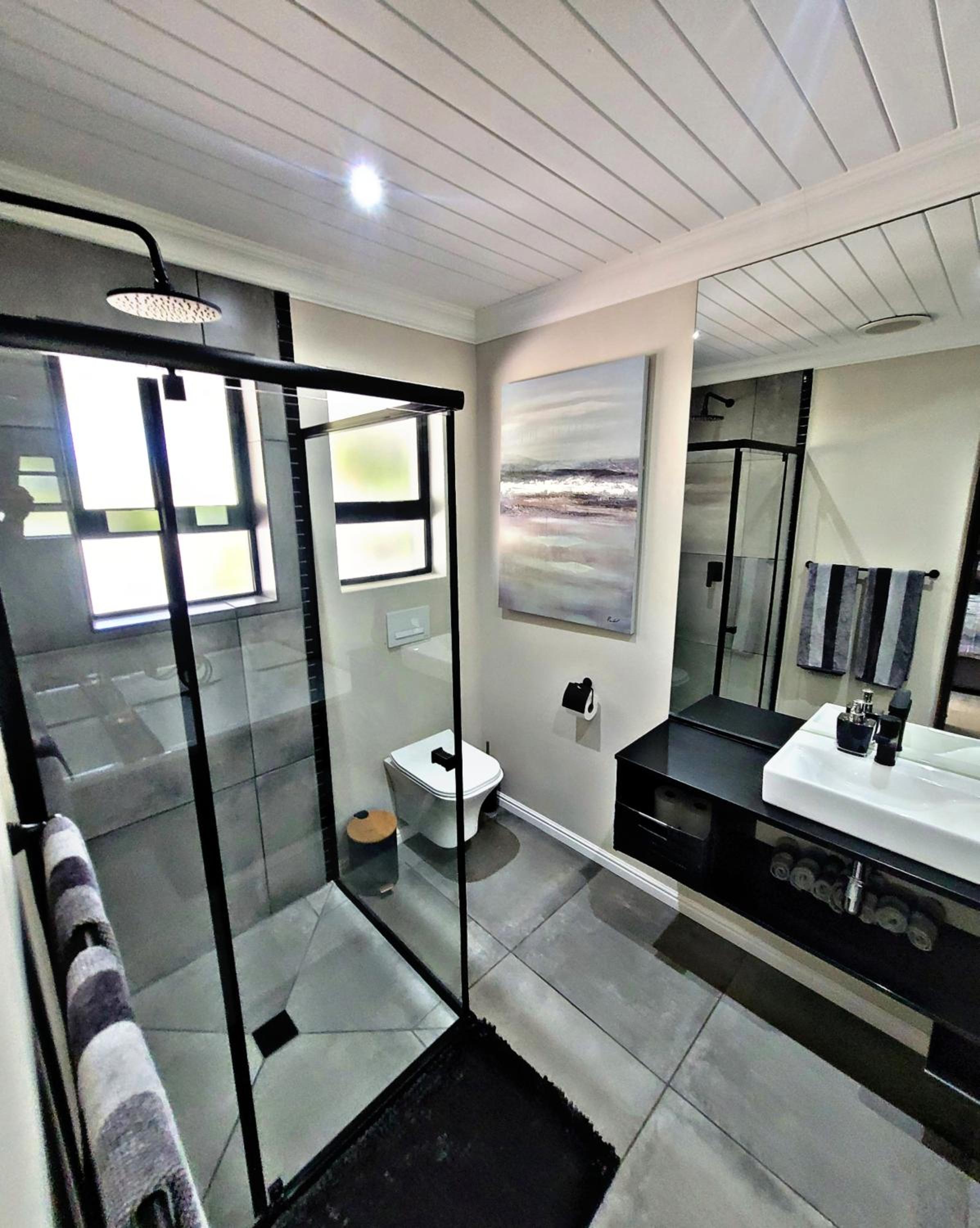 Four-Bedroom House - Photo 24