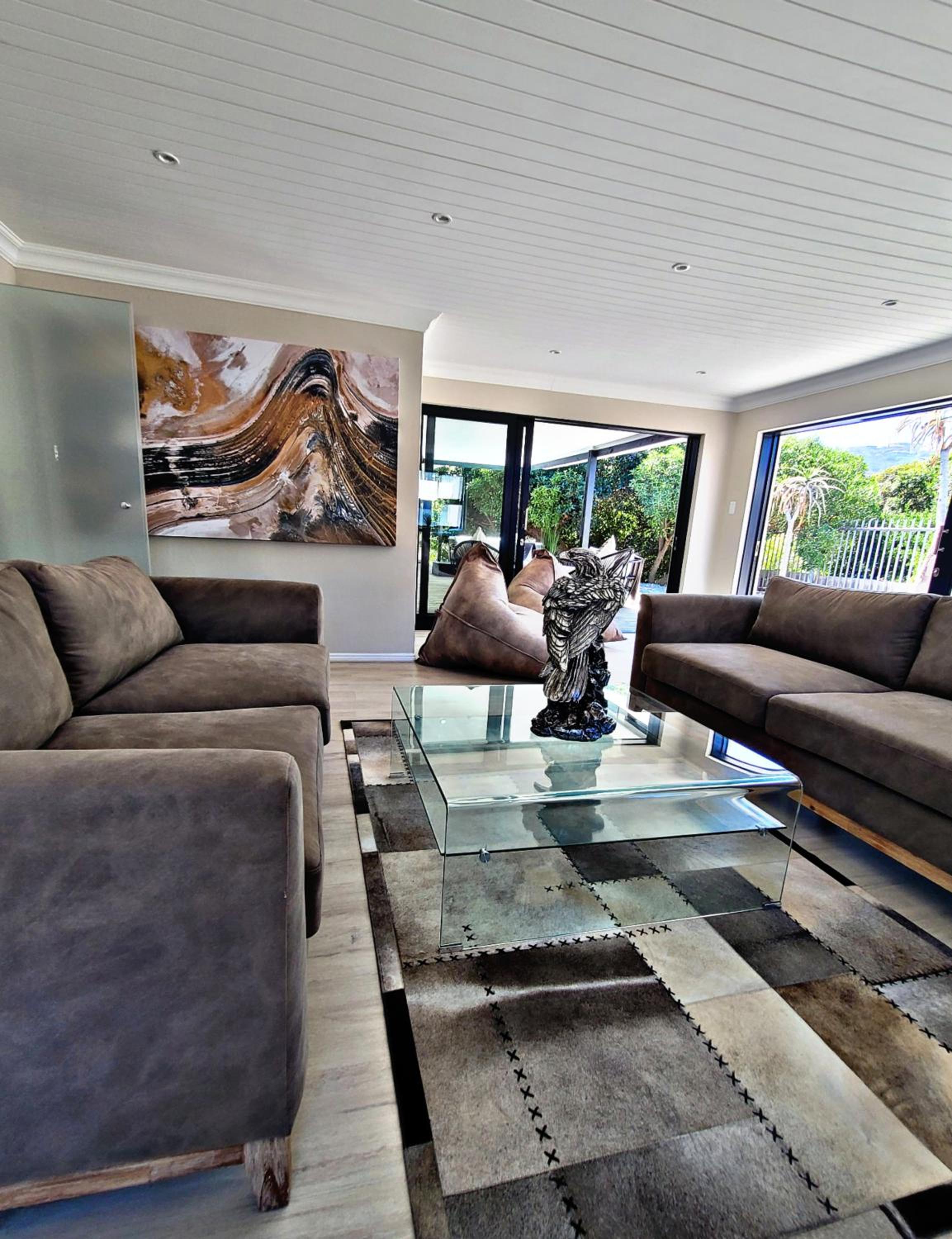 Four-Bedroom House - Photo 18