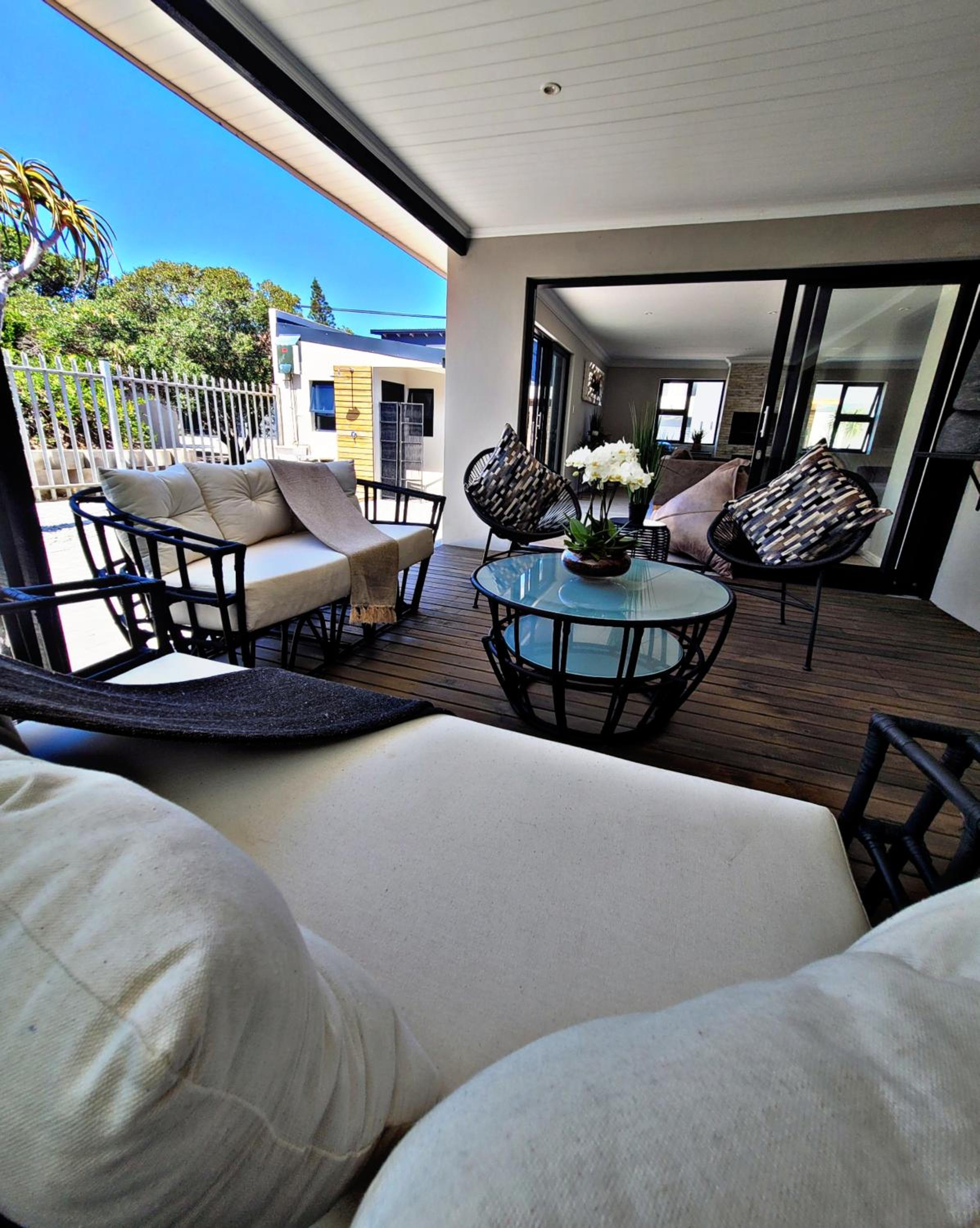 Four-Bedroom House - Photo 54