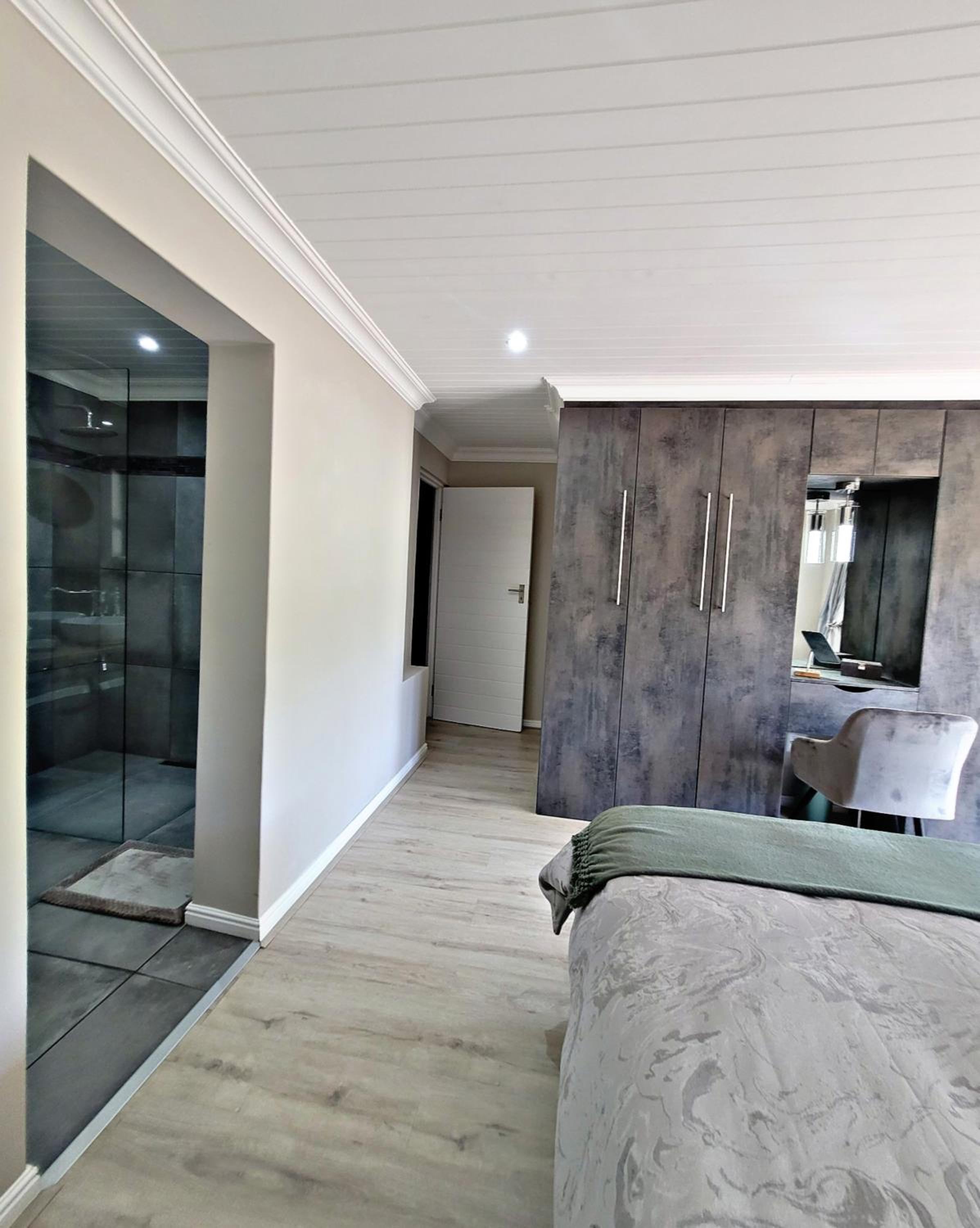 Four-Bedroom House - Photo 32