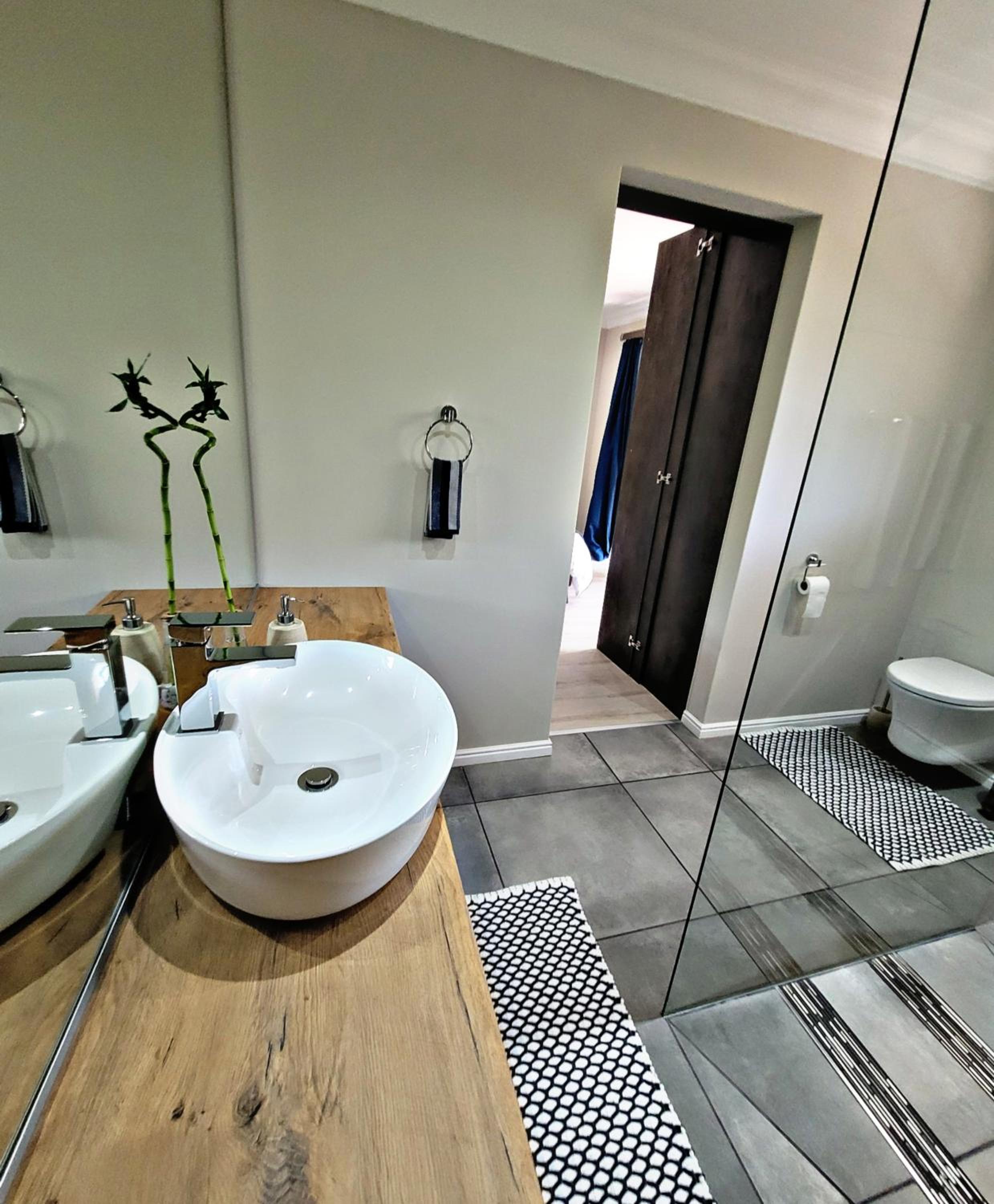 Four-Bedroom House - Photo 34