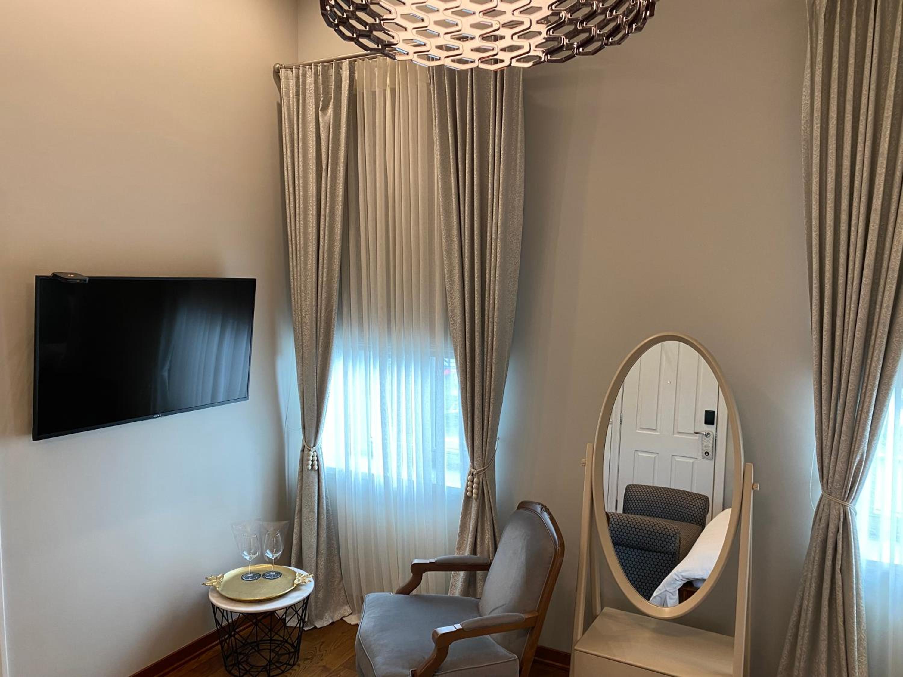 Deluxe King Studio - Ground Floor  - Photo 42