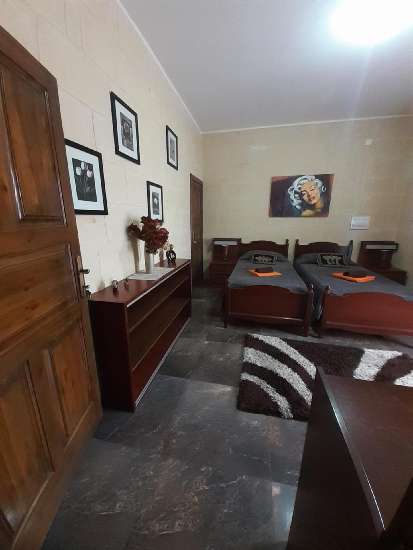 Twin Room with Balcony photo 1