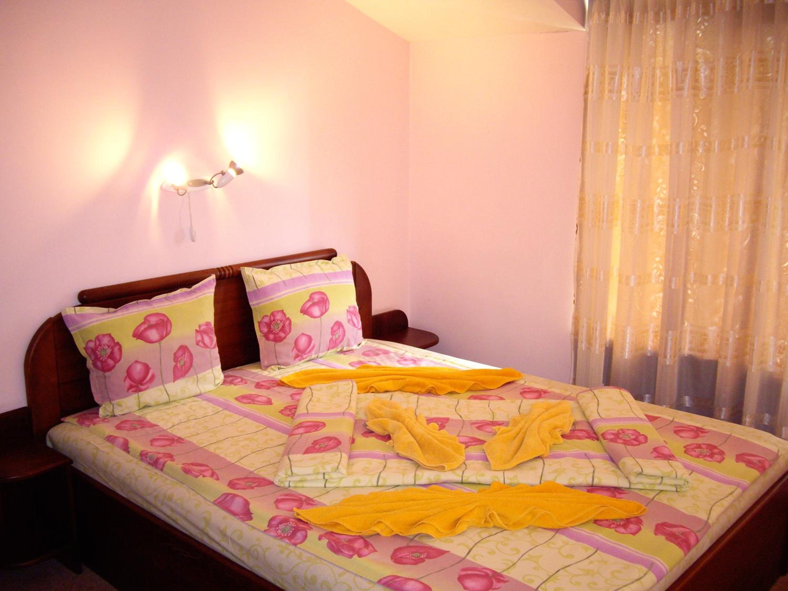 One-Bedroom Suite with Balcony - Photo 5