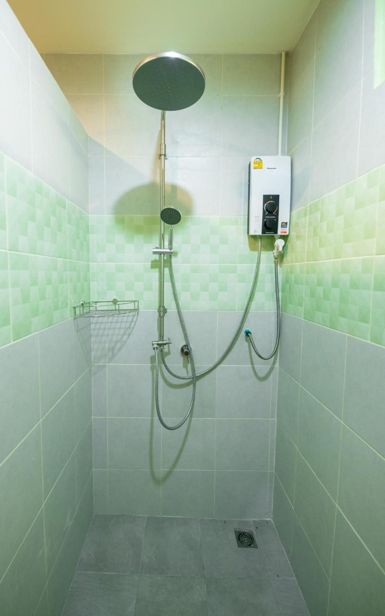 Deluxe Double Room with Balcony - Photo 9