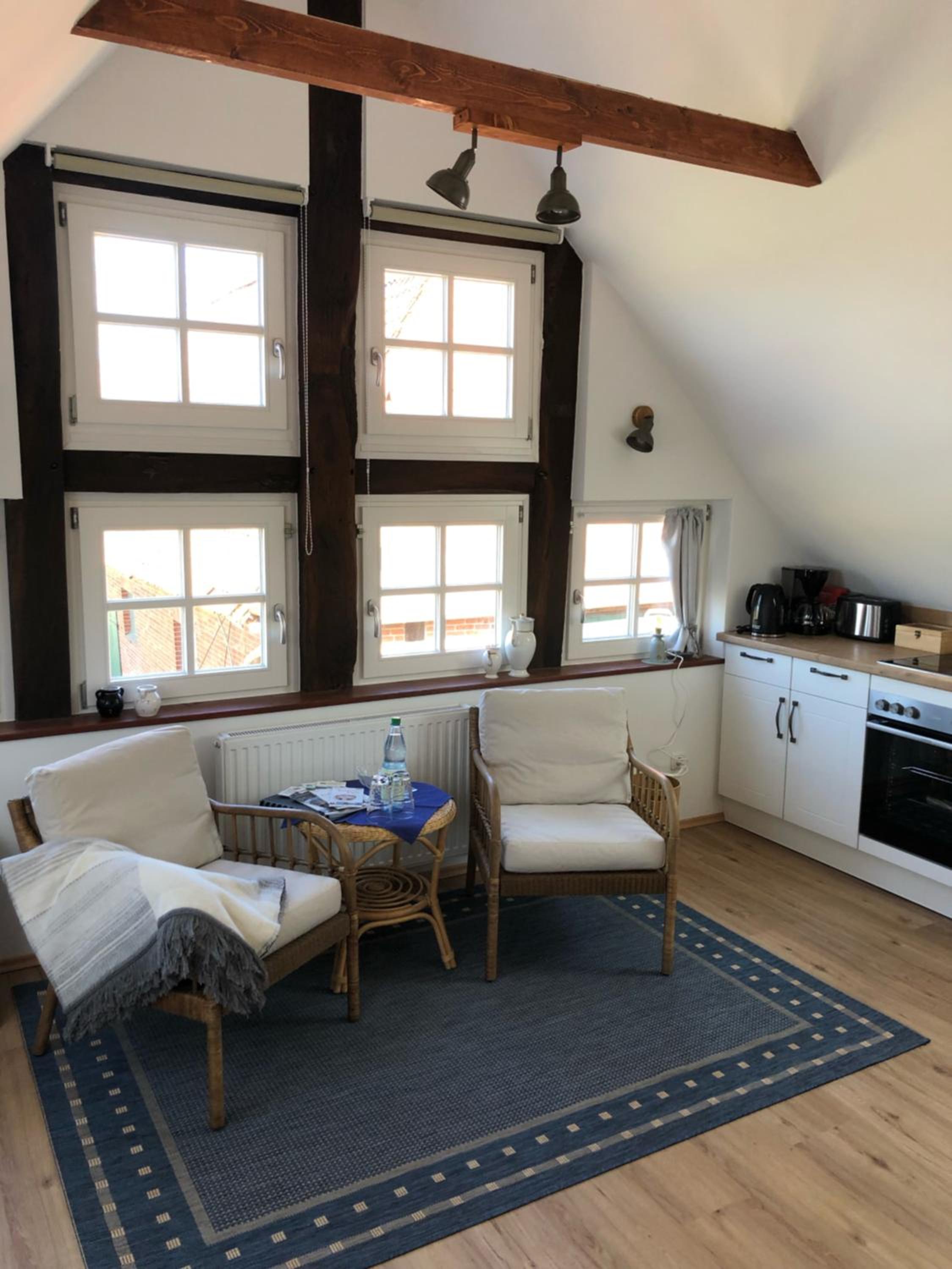 One-Bedroom Apartment - Photo 4