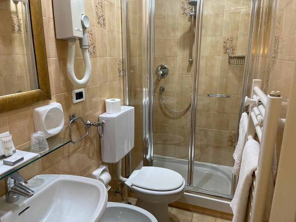 Small Twin Room photo 2