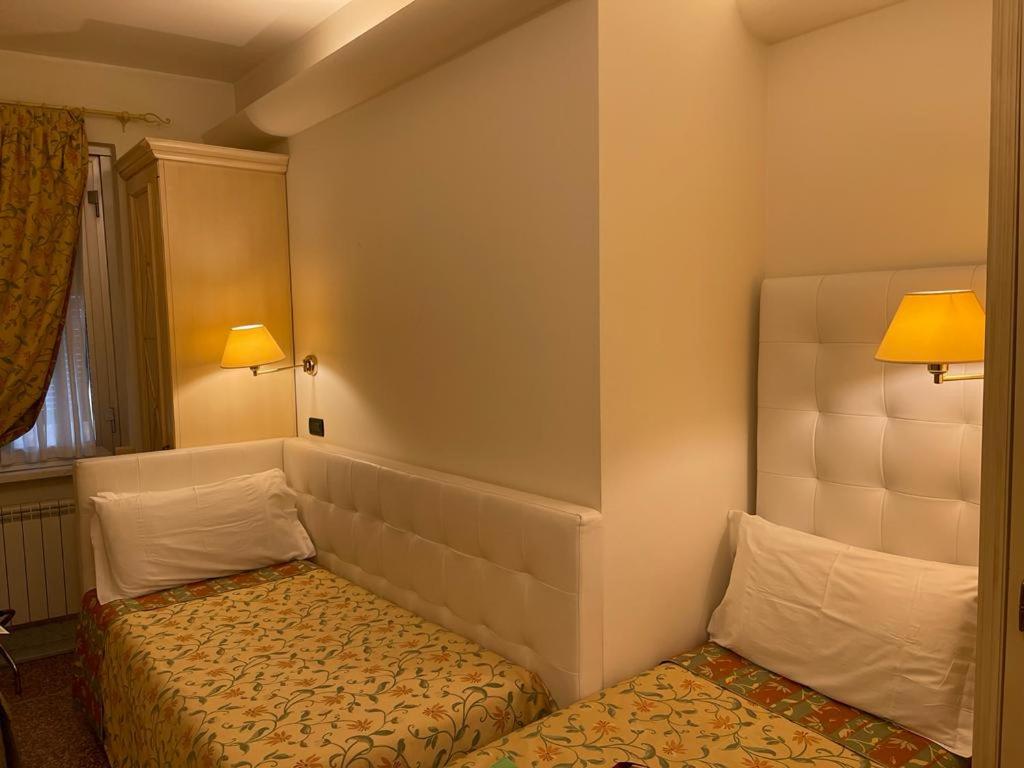 Small Twin Room photo 1
