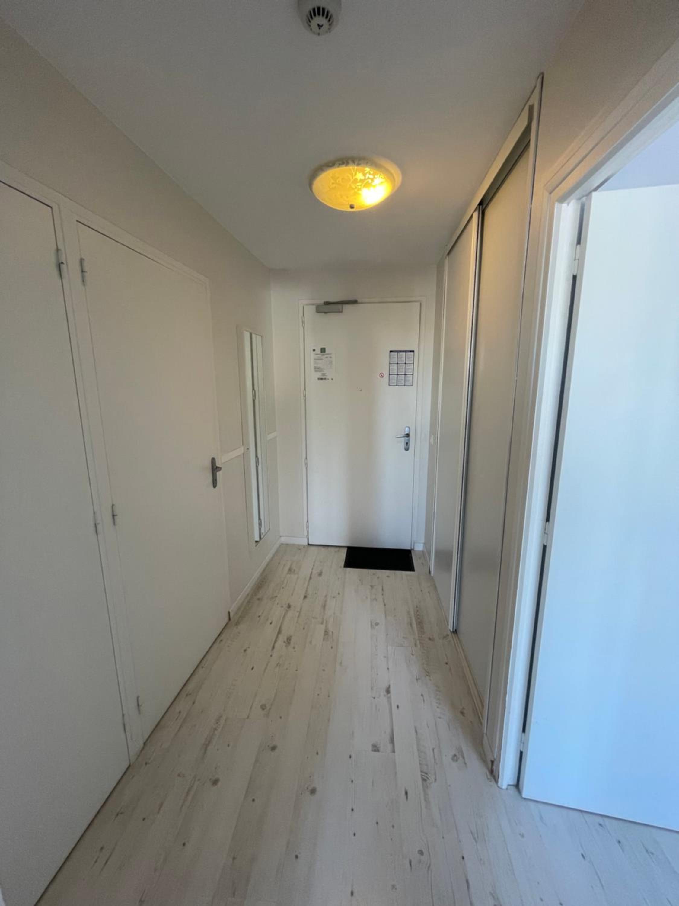 Family Room - Photo 4