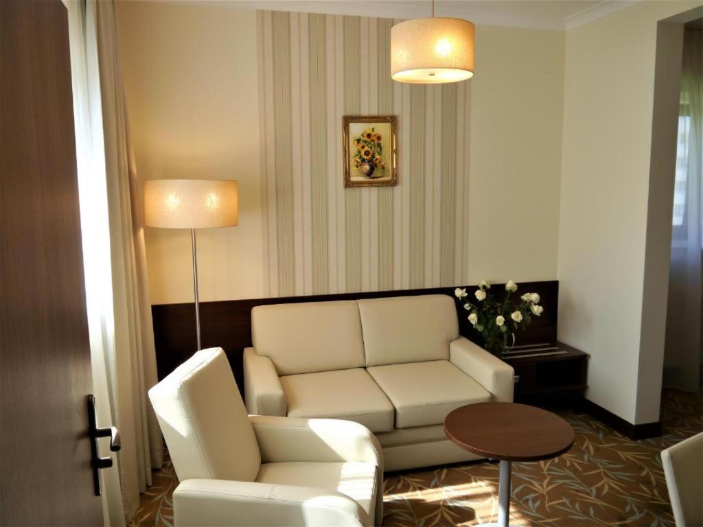 Business Double or Twin Room - Photo 1