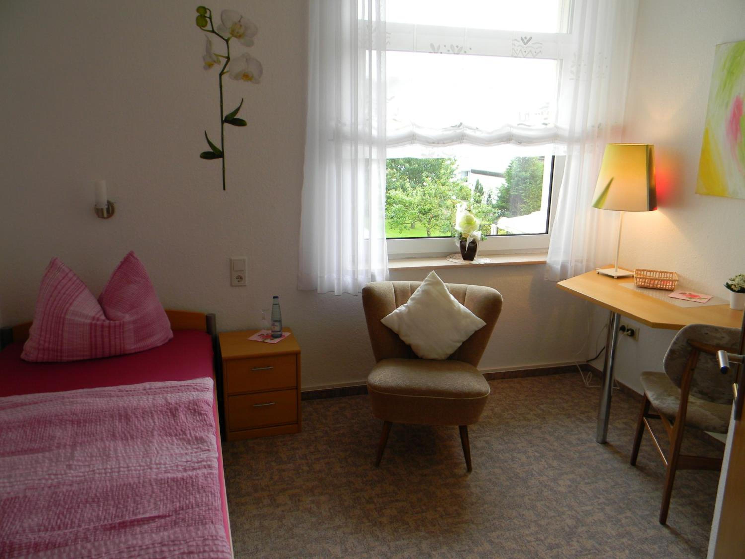Single Room photo 3